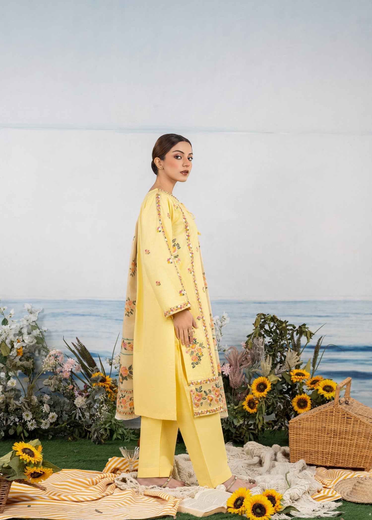 Fatima Noor’S Collections Bi 001 2 Women 3pcs