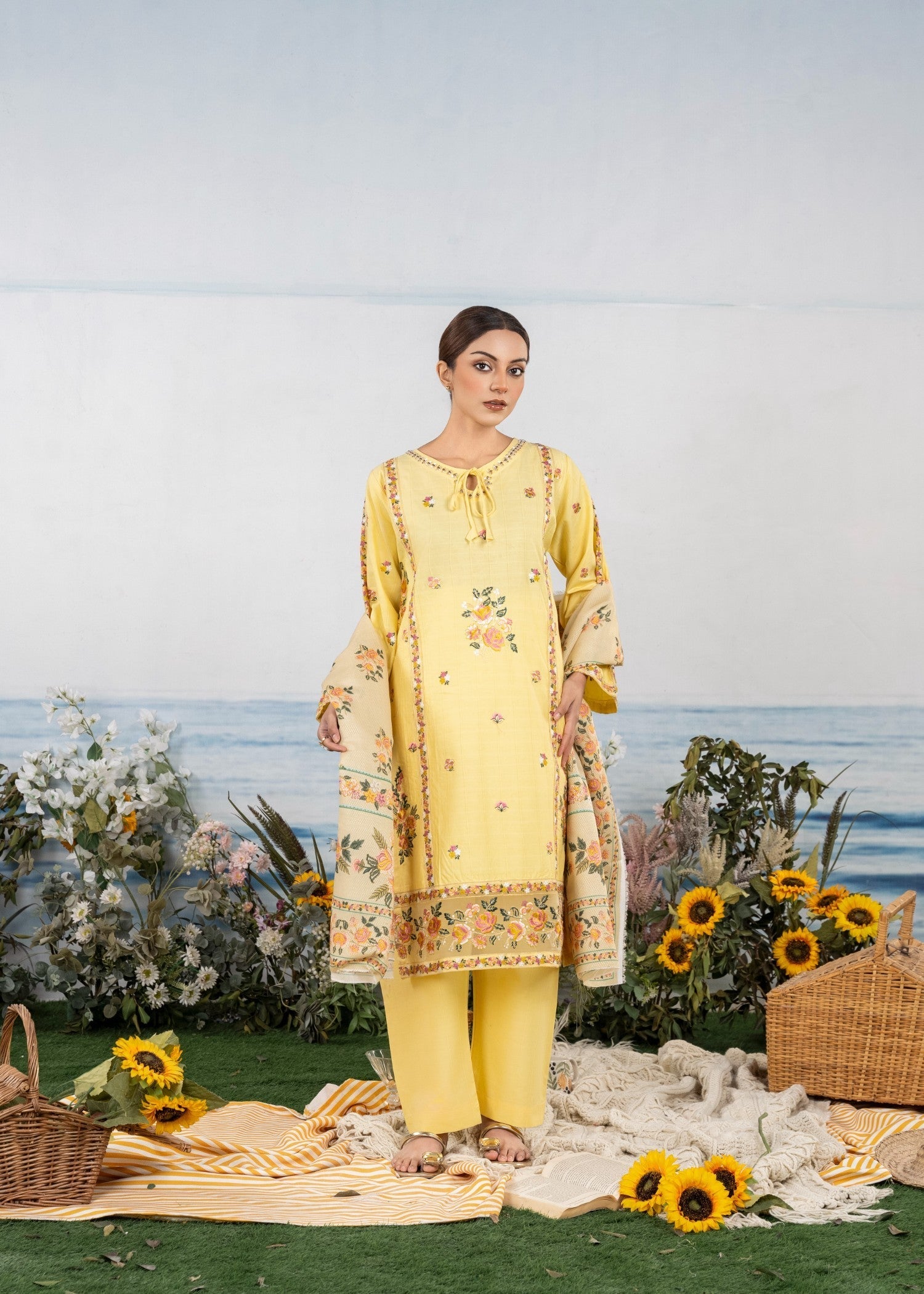 Fatima Noor’S Collections Bi 001 2 Women 3pcs