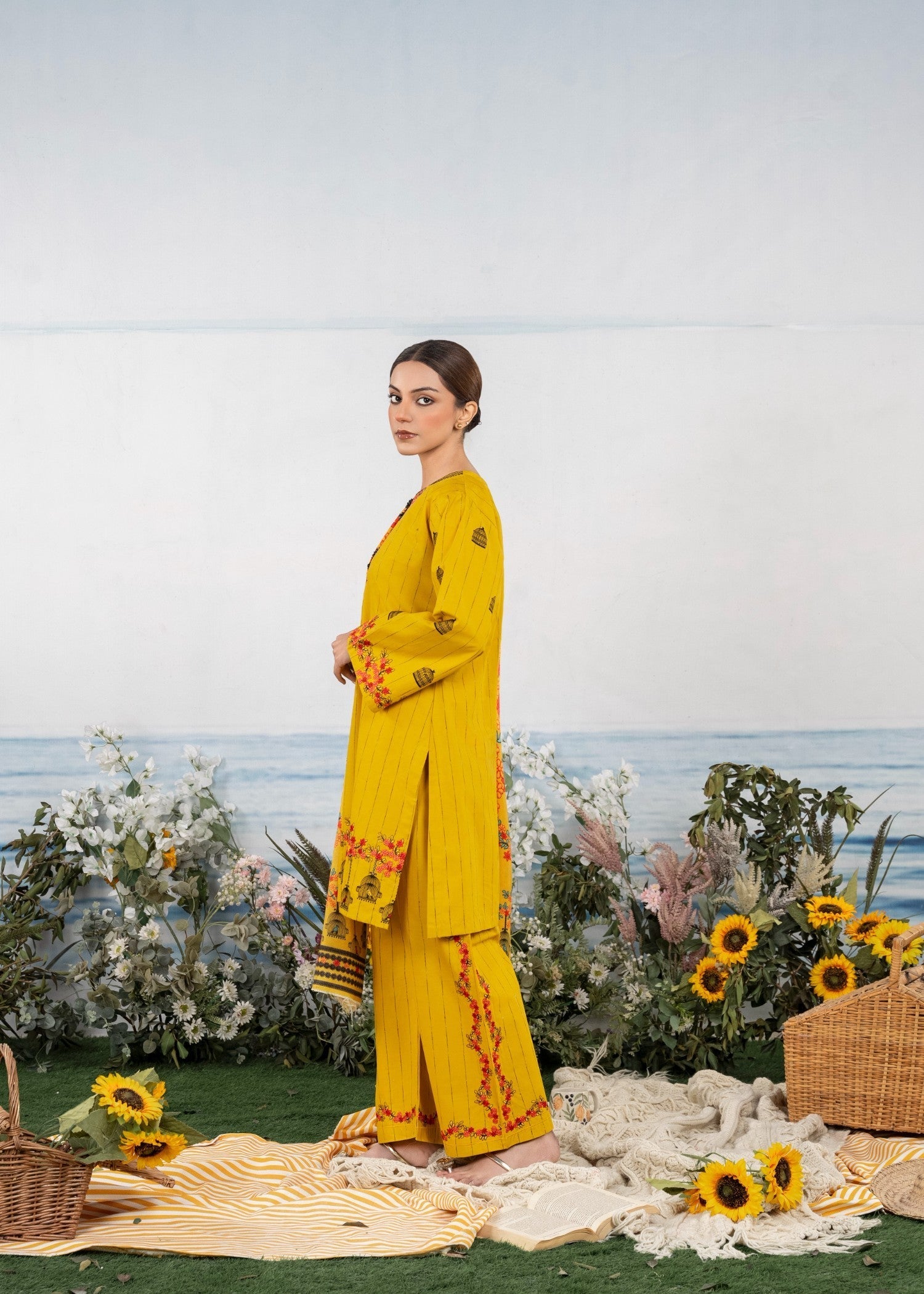 Fatima Noor’S Collections Bi 002 2 Women 3pcs