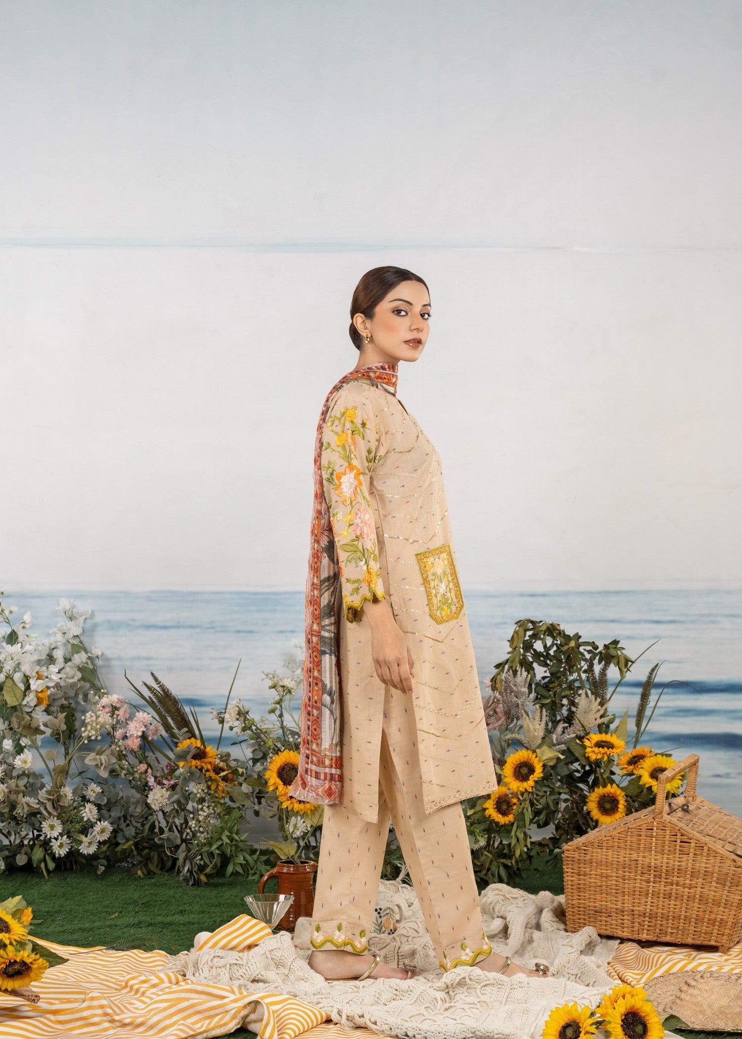 Fatima Noor’S Collections Psd 13 1 Women 3pcs