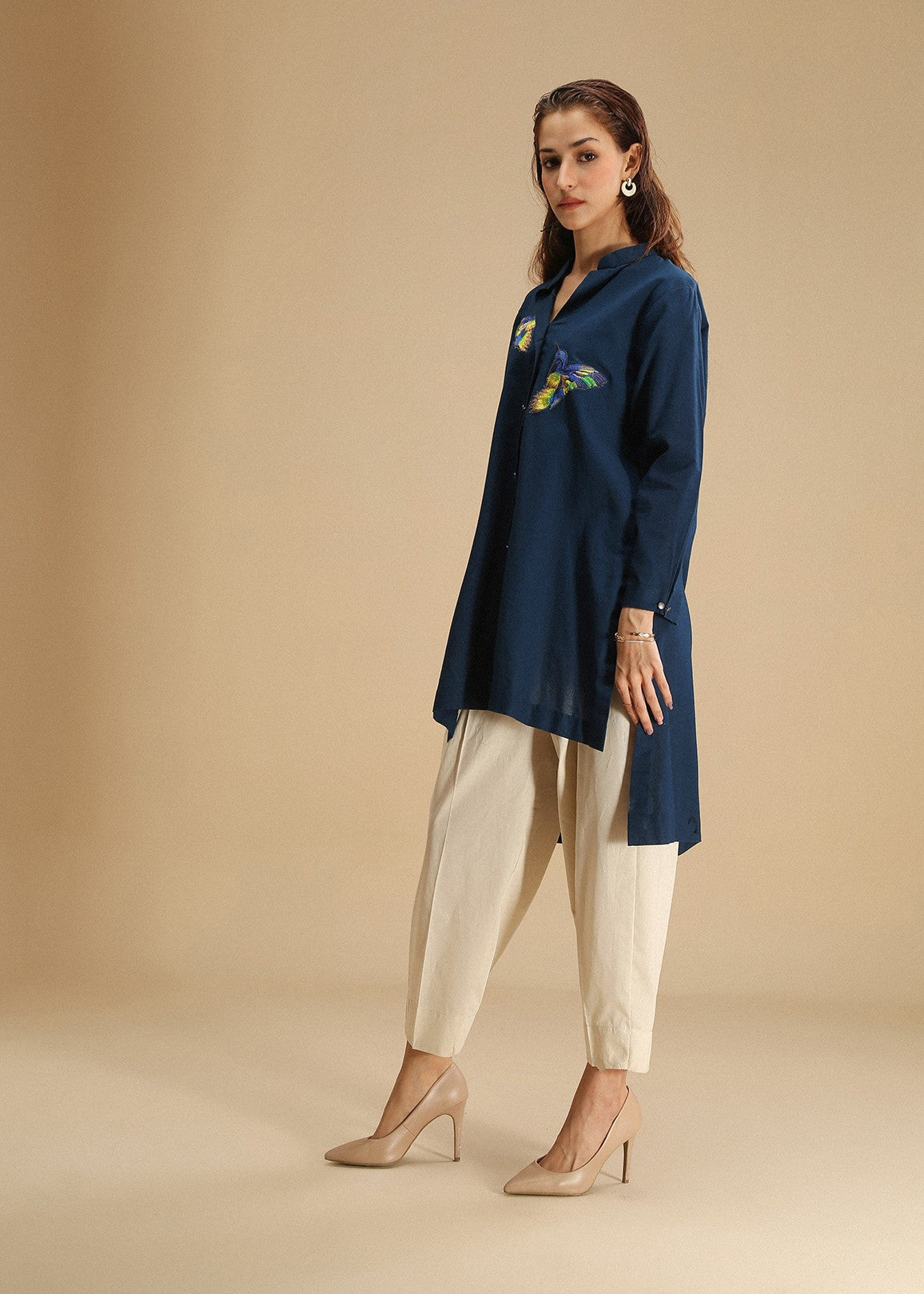 Aster Embroidery Bird Shirt Women 1pcs