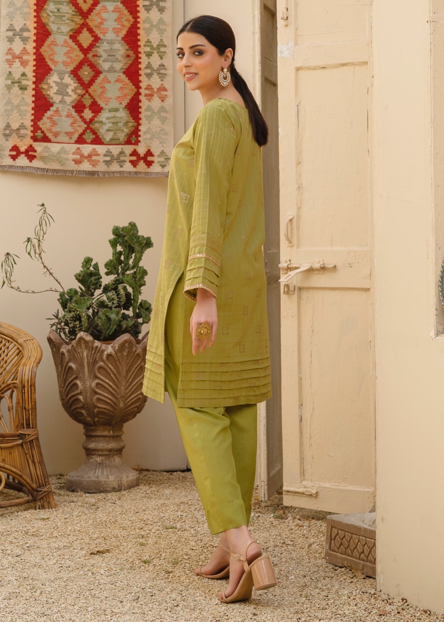 Afifa Iftikhar Shafaq D030GRN Women 1pcs