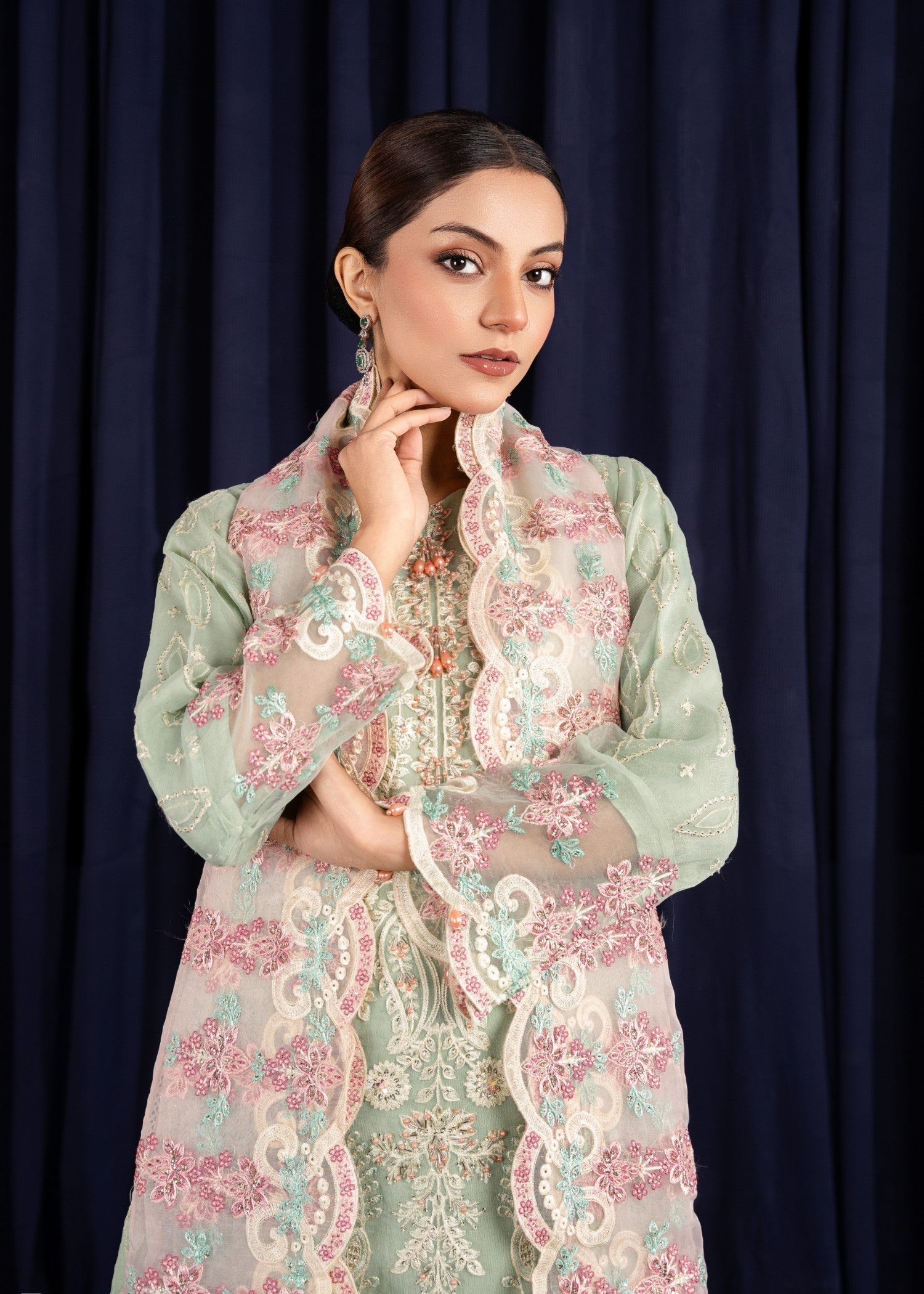 Aaina Elegence1 Women 3pcs