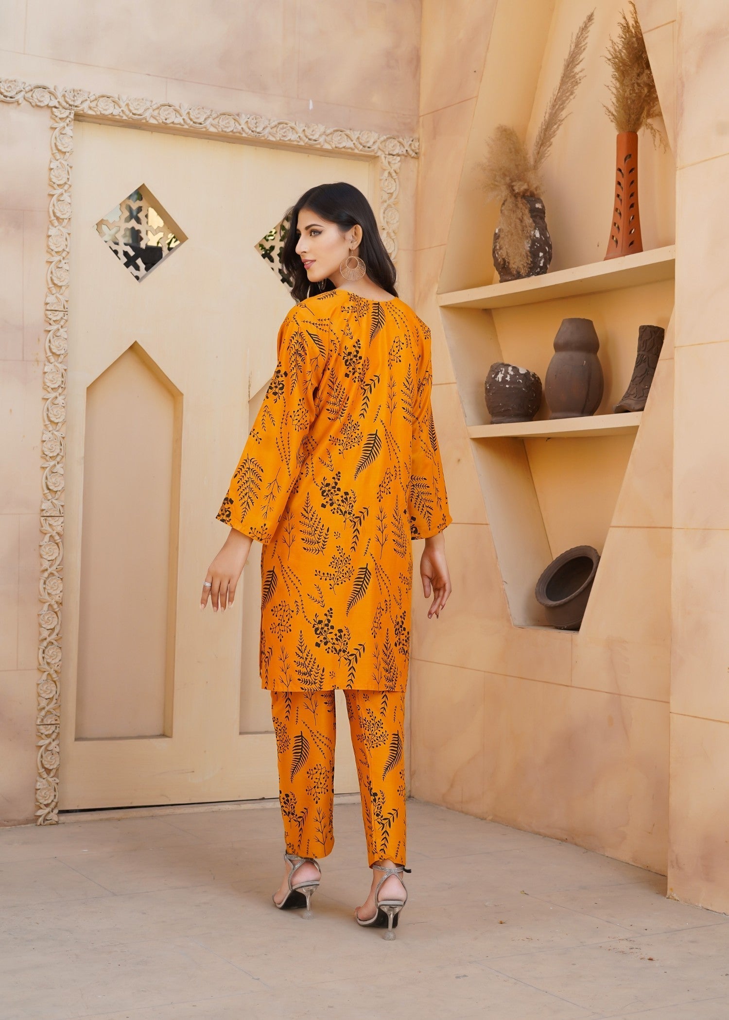 Hamna Kalim Rahat Two Piece: Linen Outfit with Floral Printing Women 2pcs