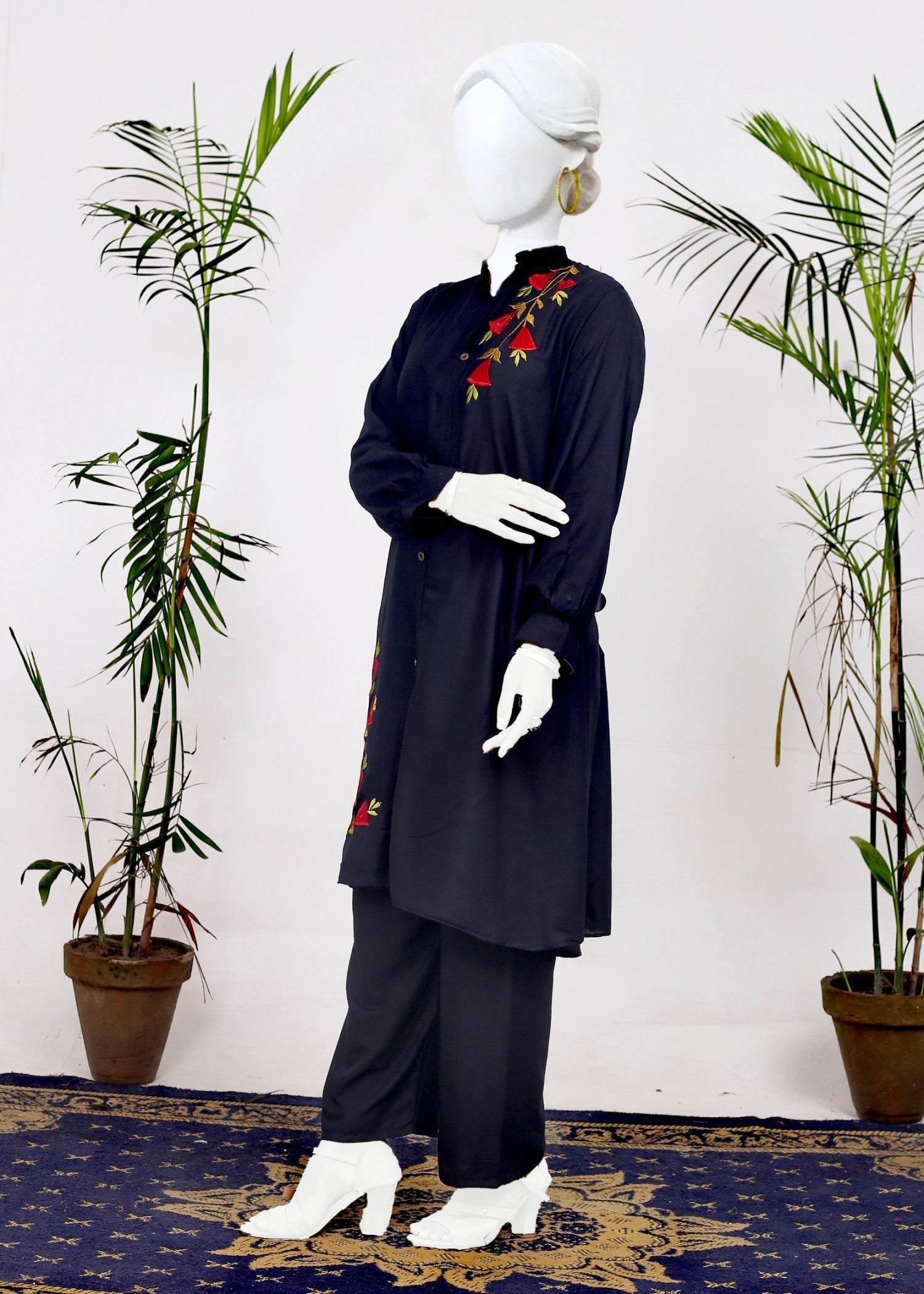 Hamna Kalim Reema Two Piece Floral Embroidered A Line Frock Black Women 2pcs