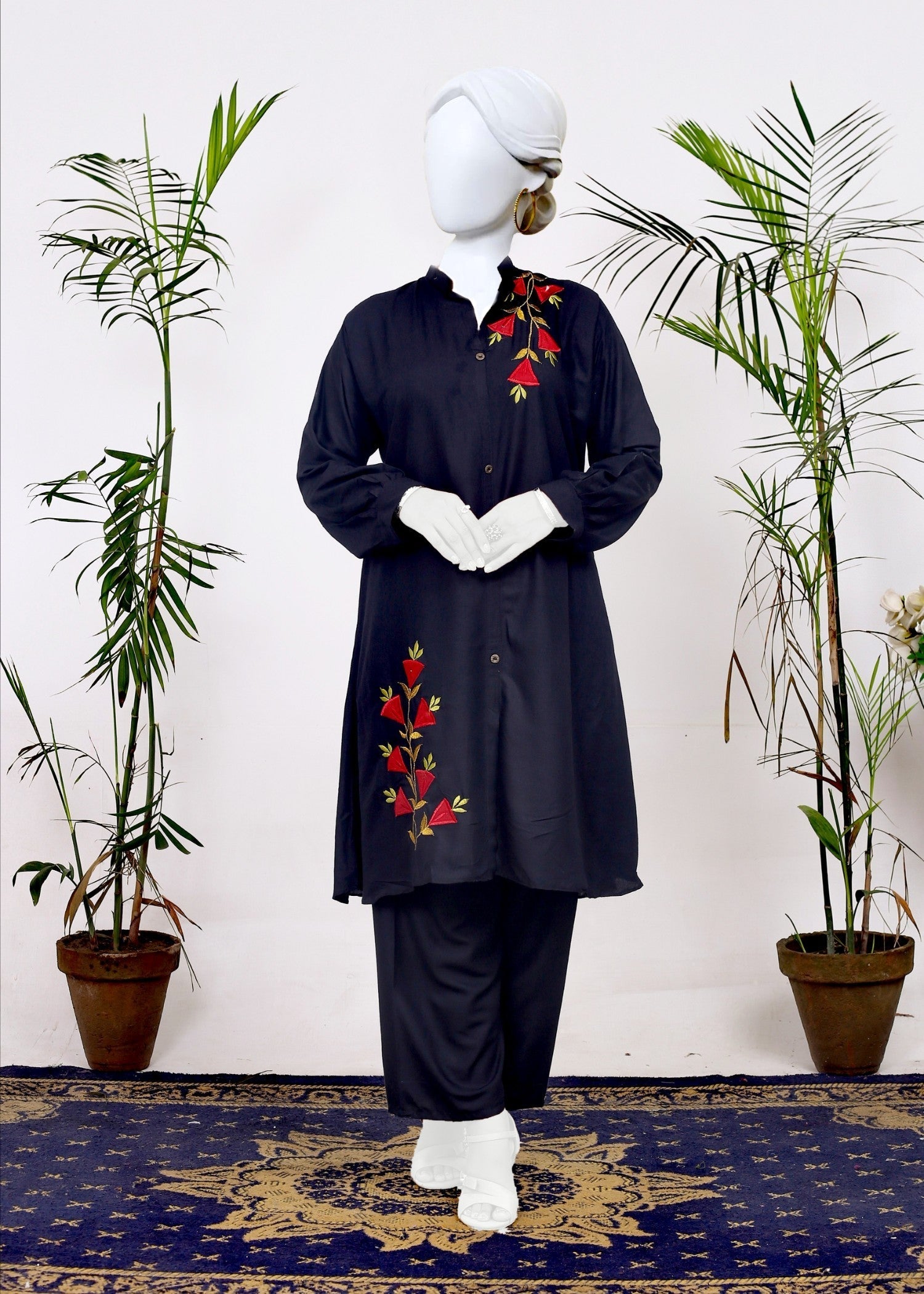 Hamna Kalim Reema Two Piece Floral Embroidered A Line Frock Black Women 2pcs