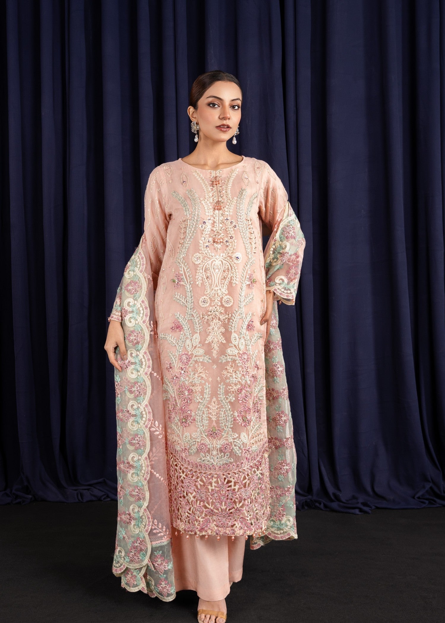 Aaina Elegence Women 3pcs