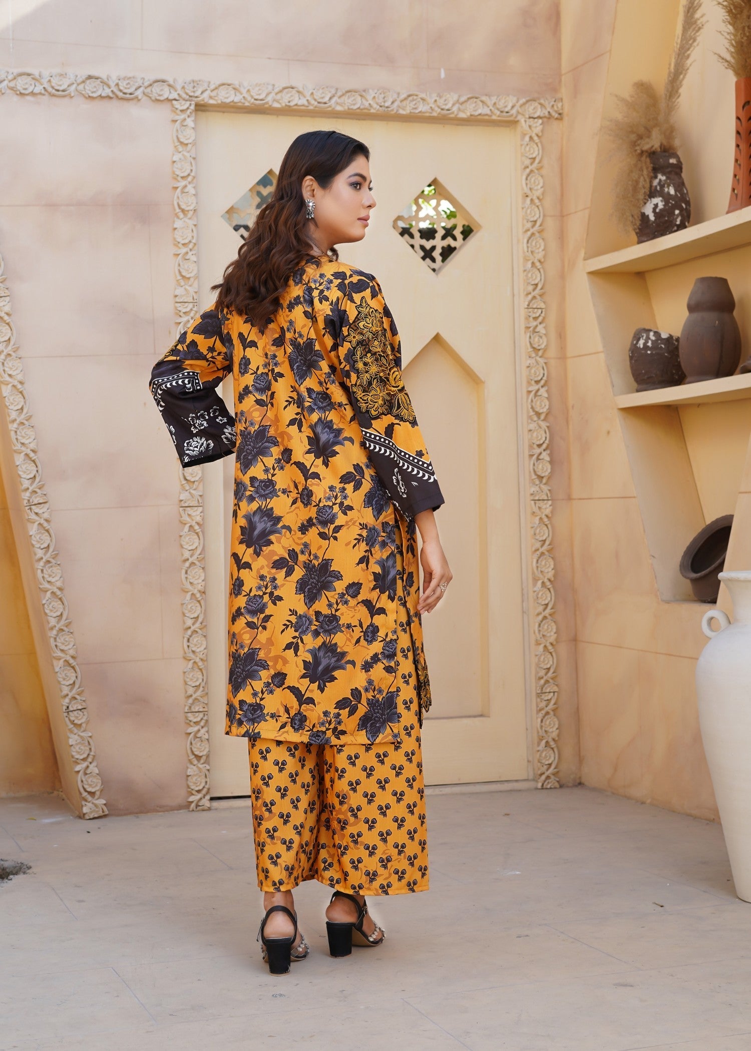 Hamna Kalim Laibah Floral Embroidered TWO PIECE Mustard Women 2pcs