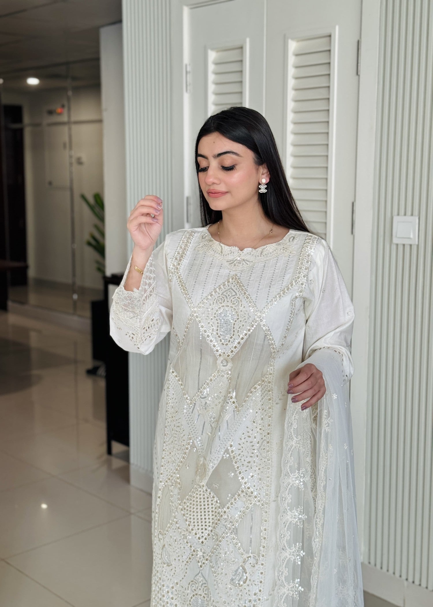 Shrenz Pret Shrenz White Erum Pret Lawn Women 3pcs