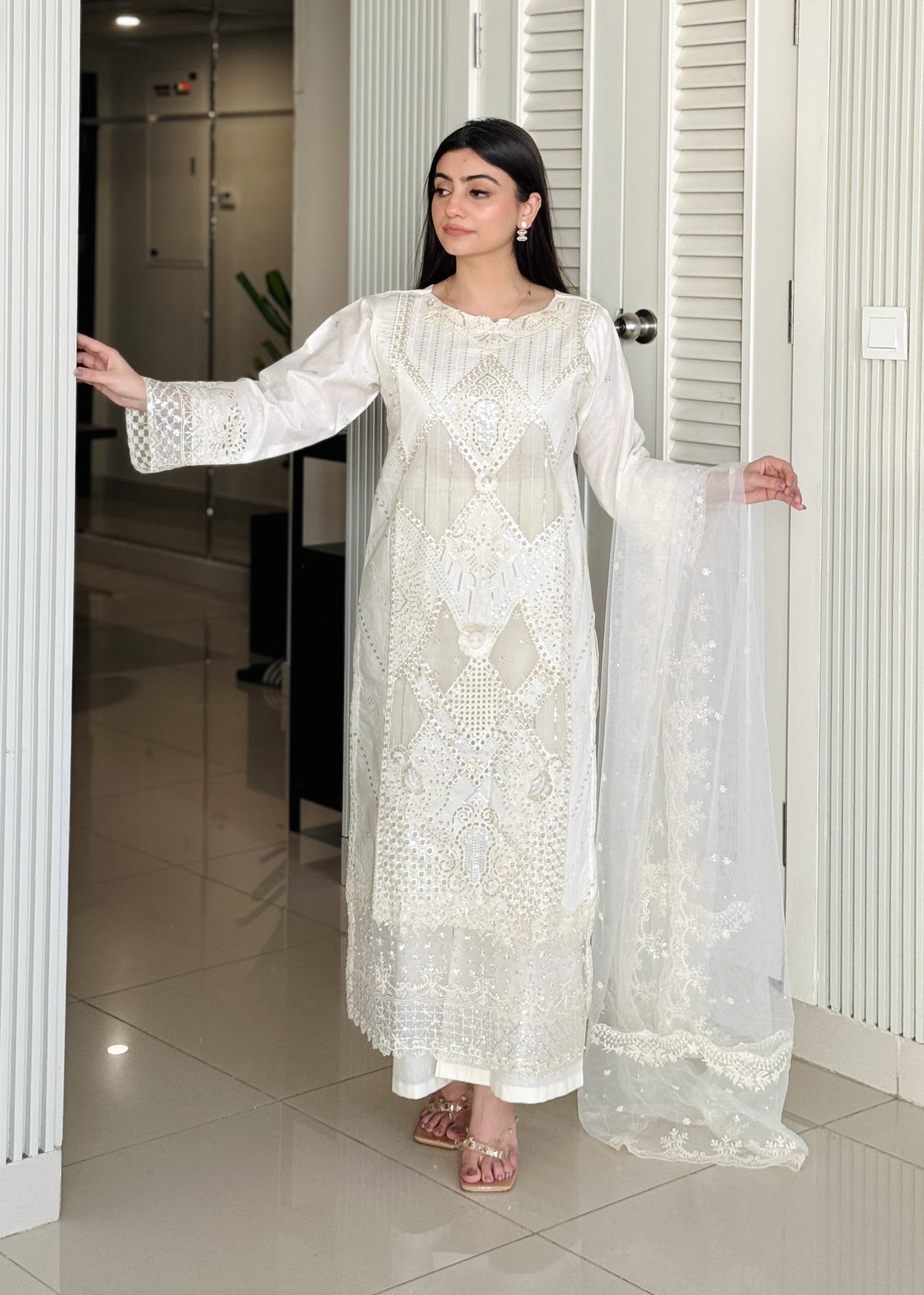 Shrenz Pret Shrenz White Erum Pret Lawn Women 3pcs