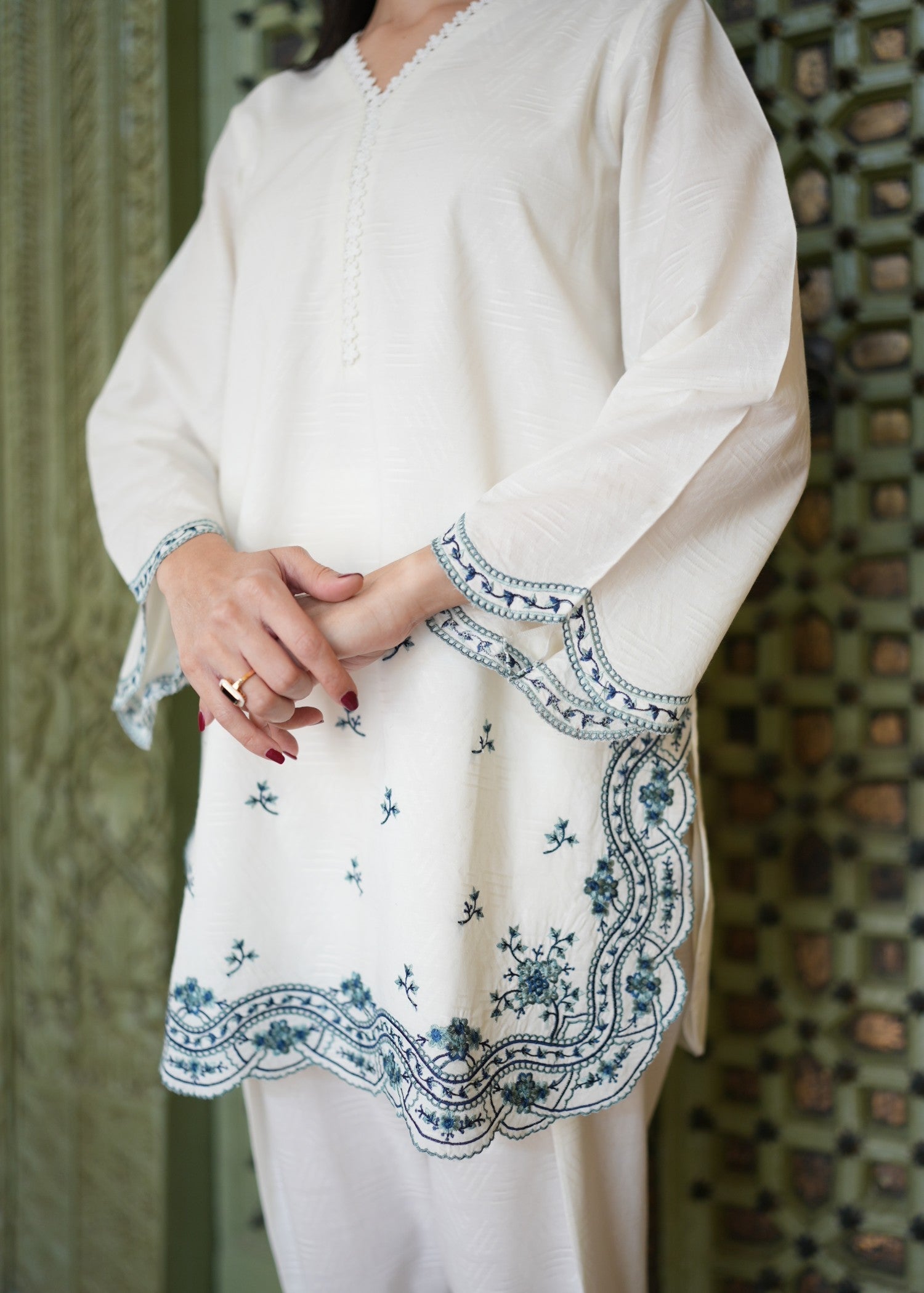 Sahar Dove’s Grace Women 2pcs