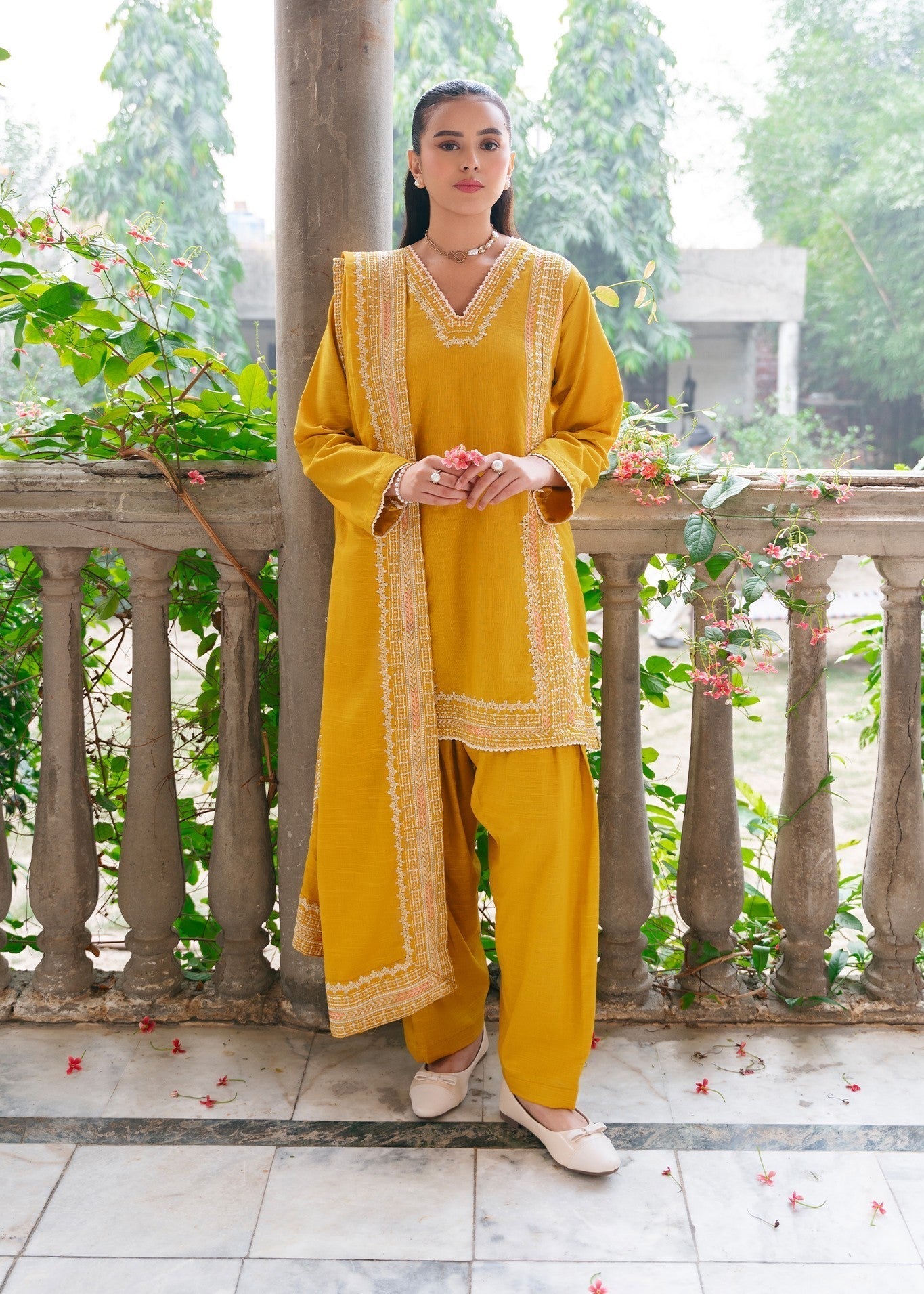 Mannat Kesar Women 3pcs