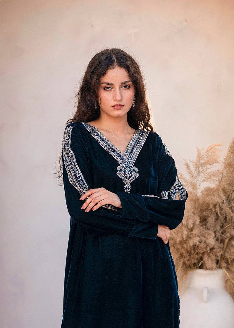 Kross Kulture 01252 Velvet Embroidered Suit Women 2pcs