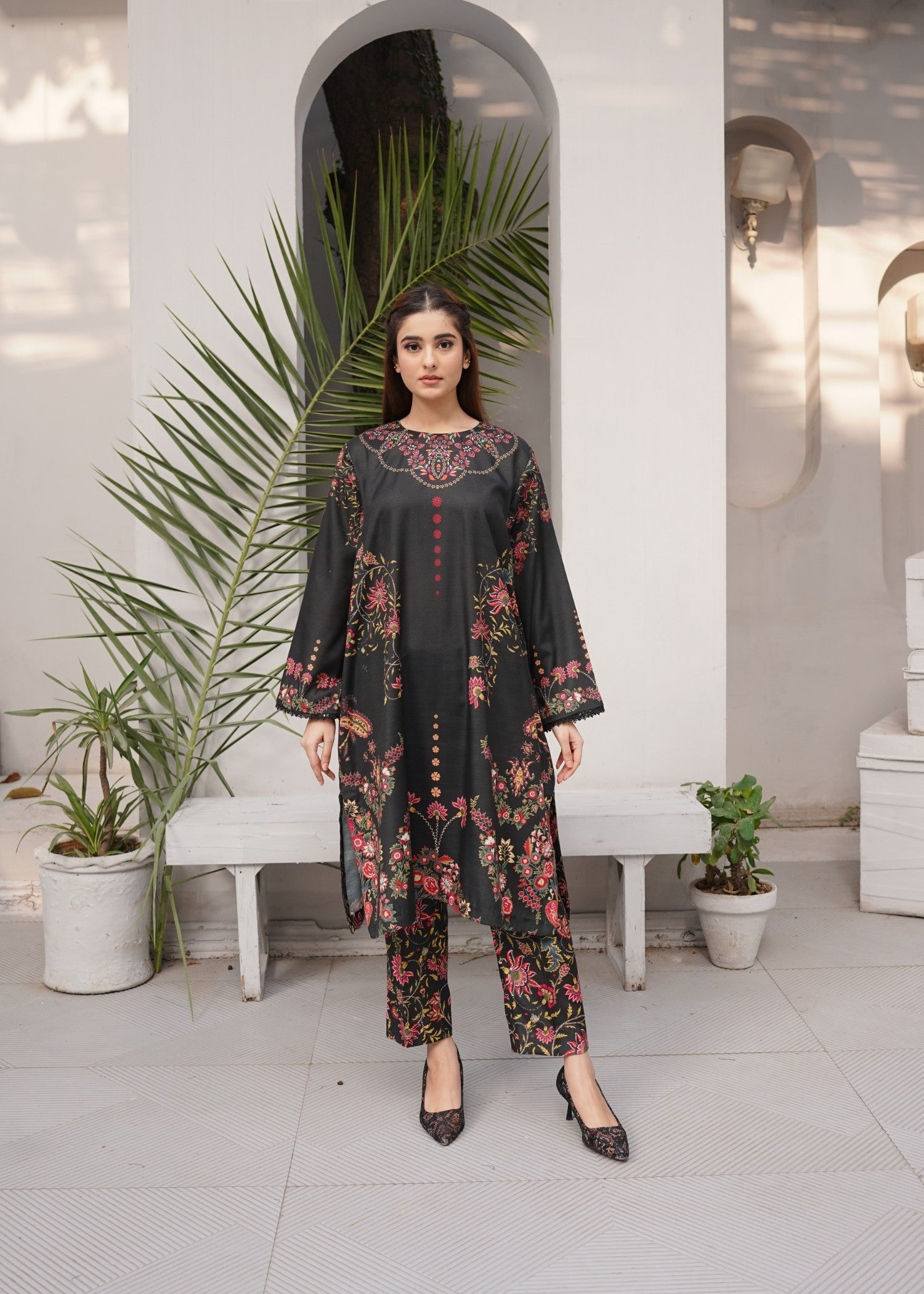 Dynamites Apparel Raven Forest Women 2pcs