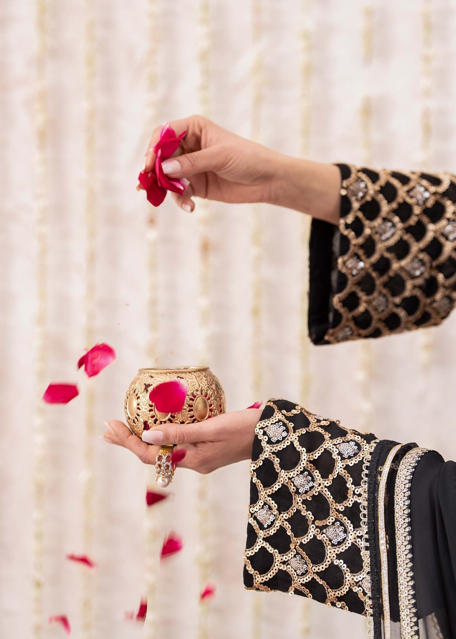 Rang-e-Haya Sunghar (Black) Women 4pcs