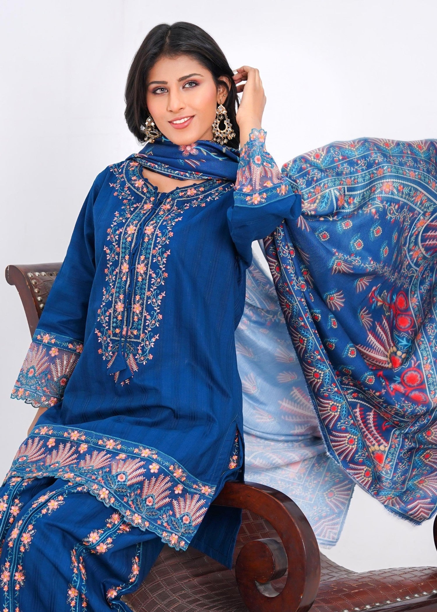 Fatima Noor’s Bi 006 2 Women 3pcs