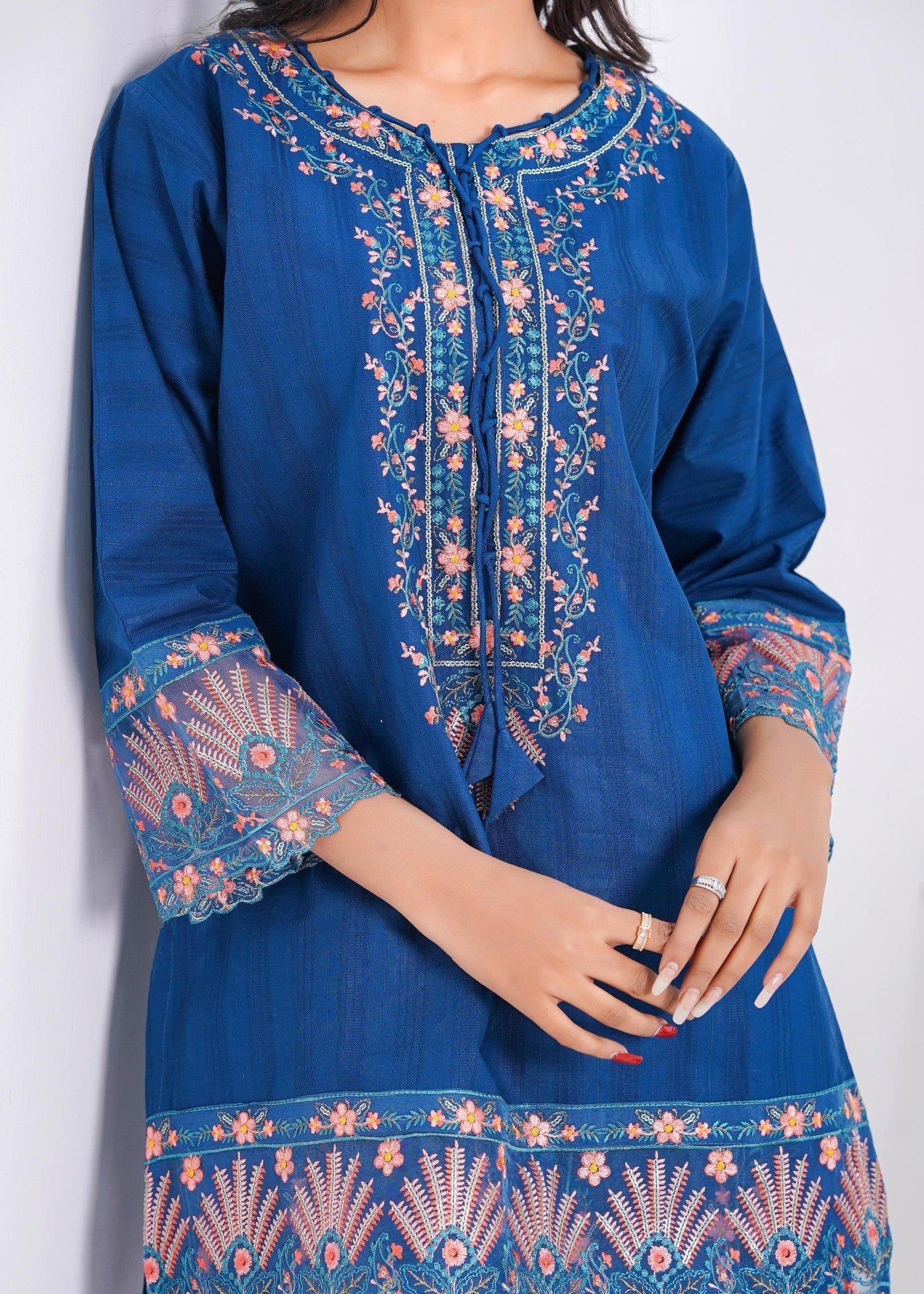 Fatima Noor’s Bi 006 2 Women 3pcs