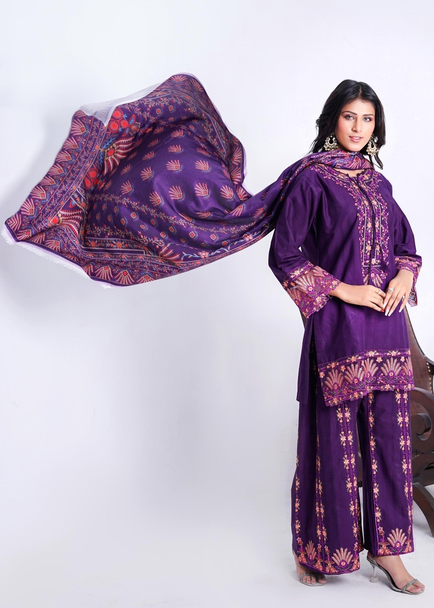 Fatima Noor’s Bi 006 4 Women 3pcs