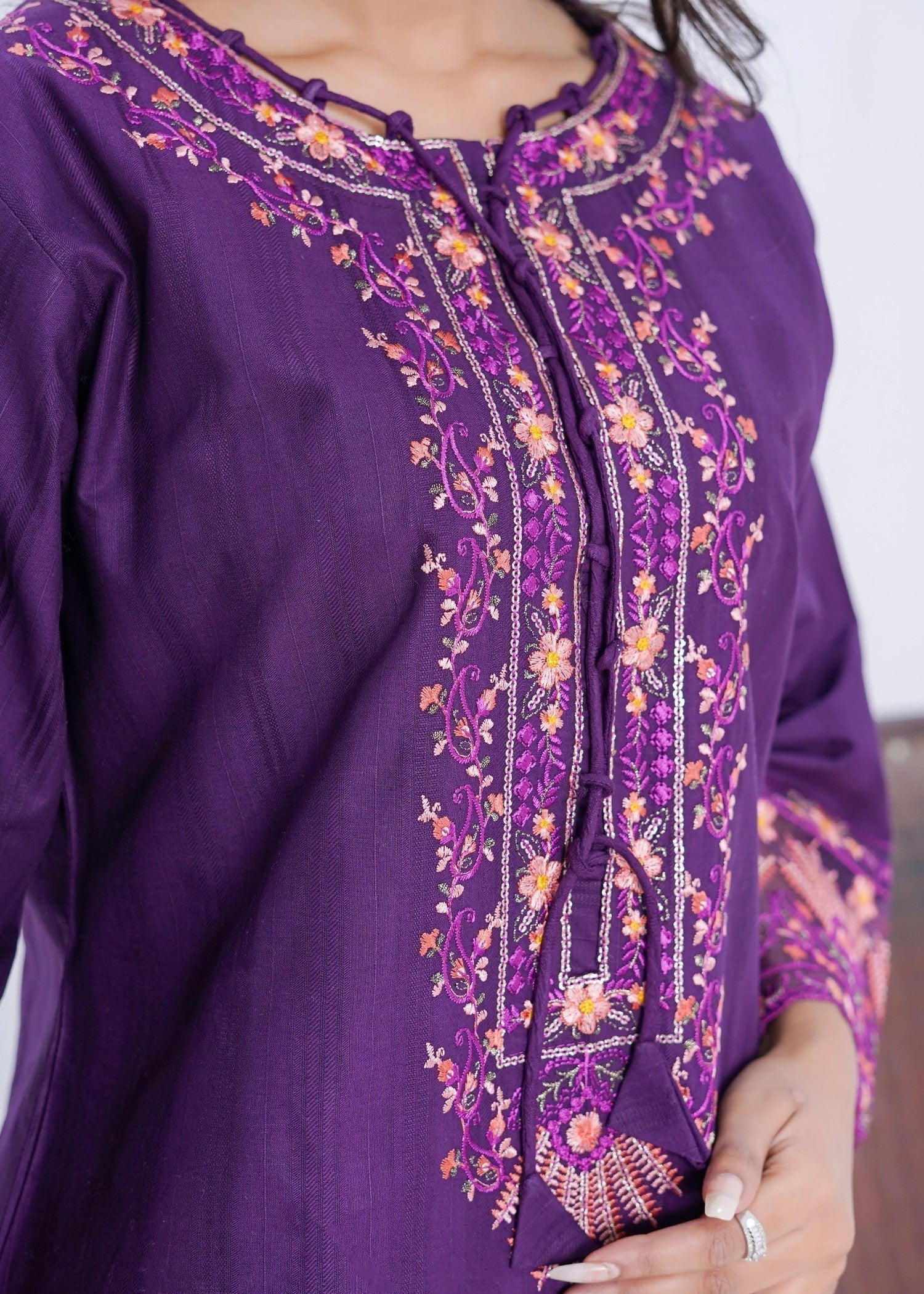 Fatima Noor’s Bi 006 4 Women 3pcs