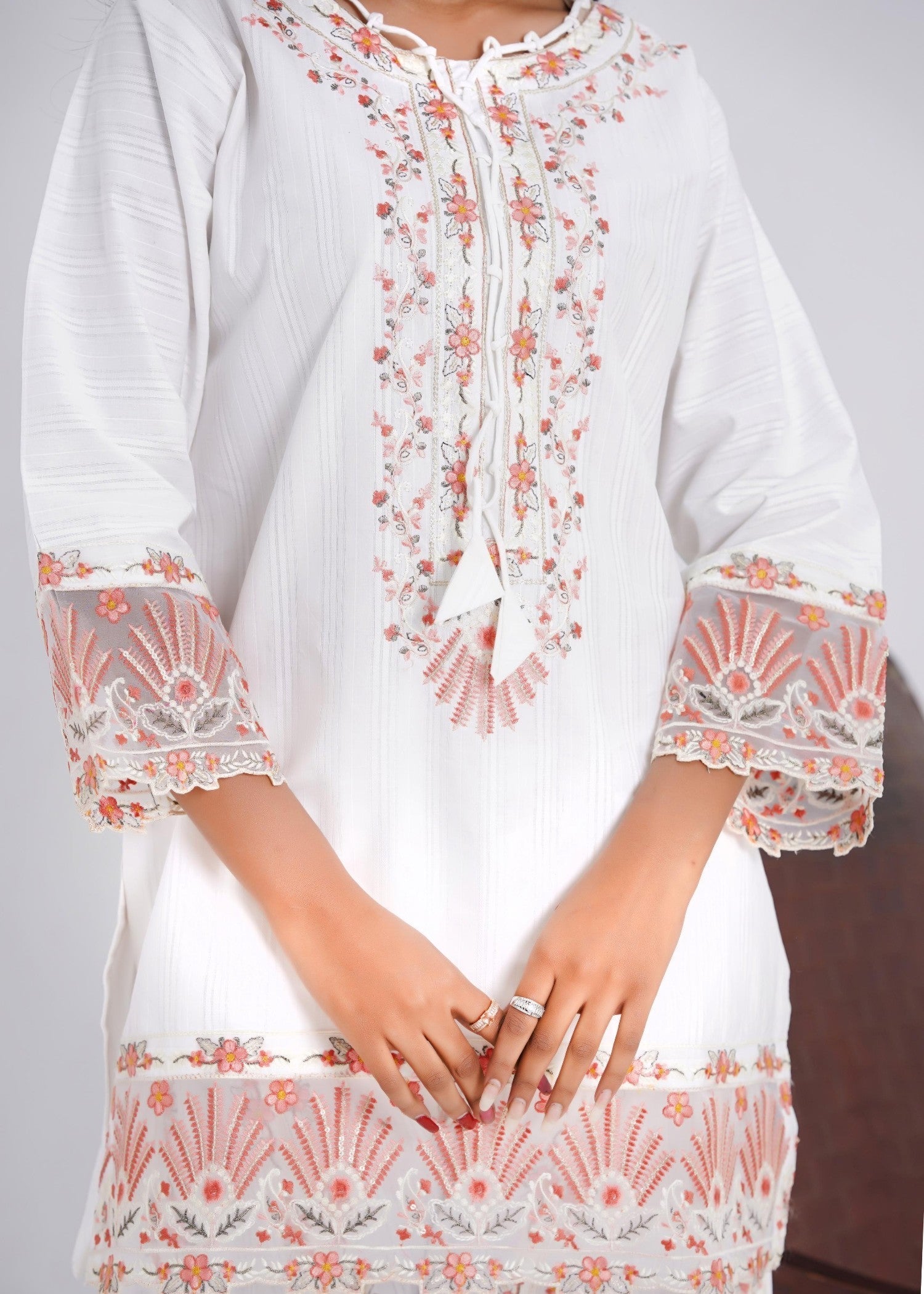 Fatima Noor’s Bi 006 5 Women 3pcs