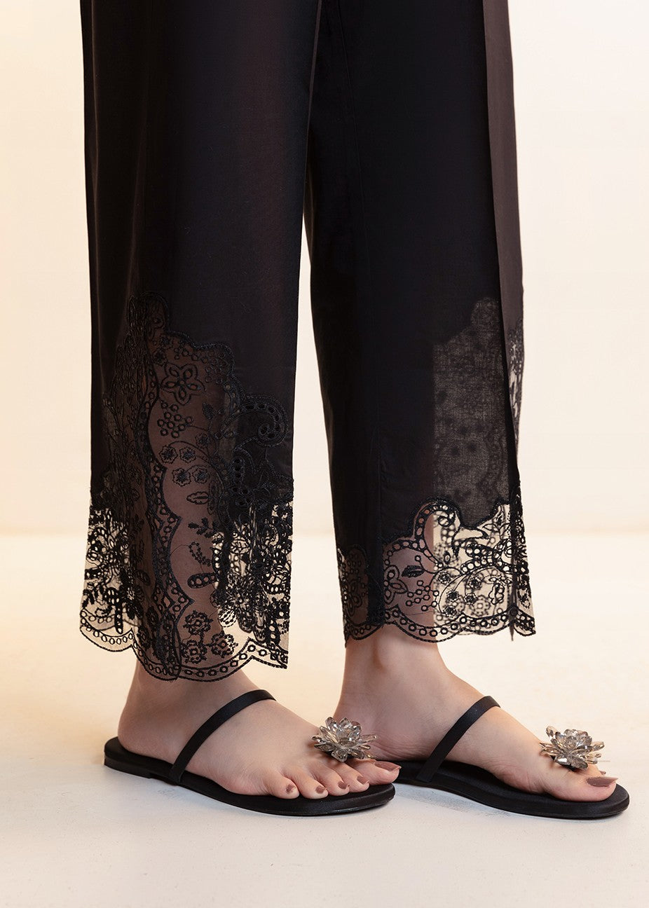 Cinq Apparel Chopped Pants D 9242 Black Women 1pcs