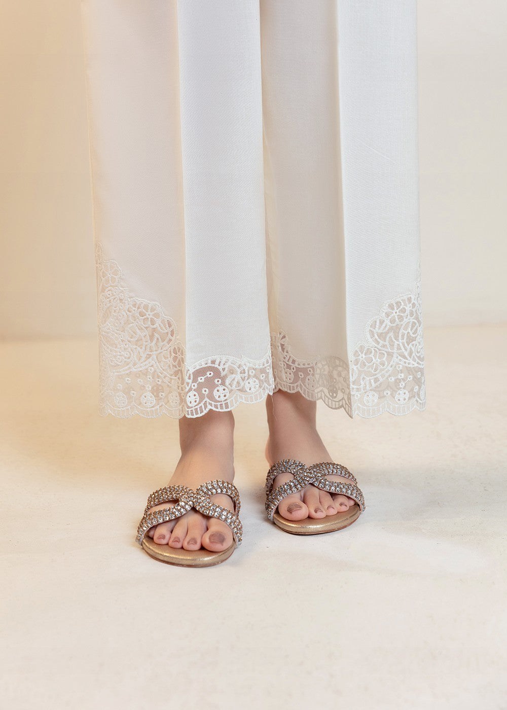 Cinq Apparel Chopped Pants D 9245 Cream Women 1pcs