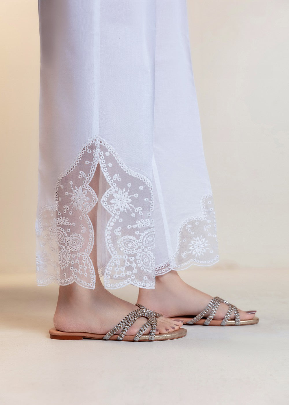 Cinq Apparel Chopped Pants D 9244 White Women 1pcs