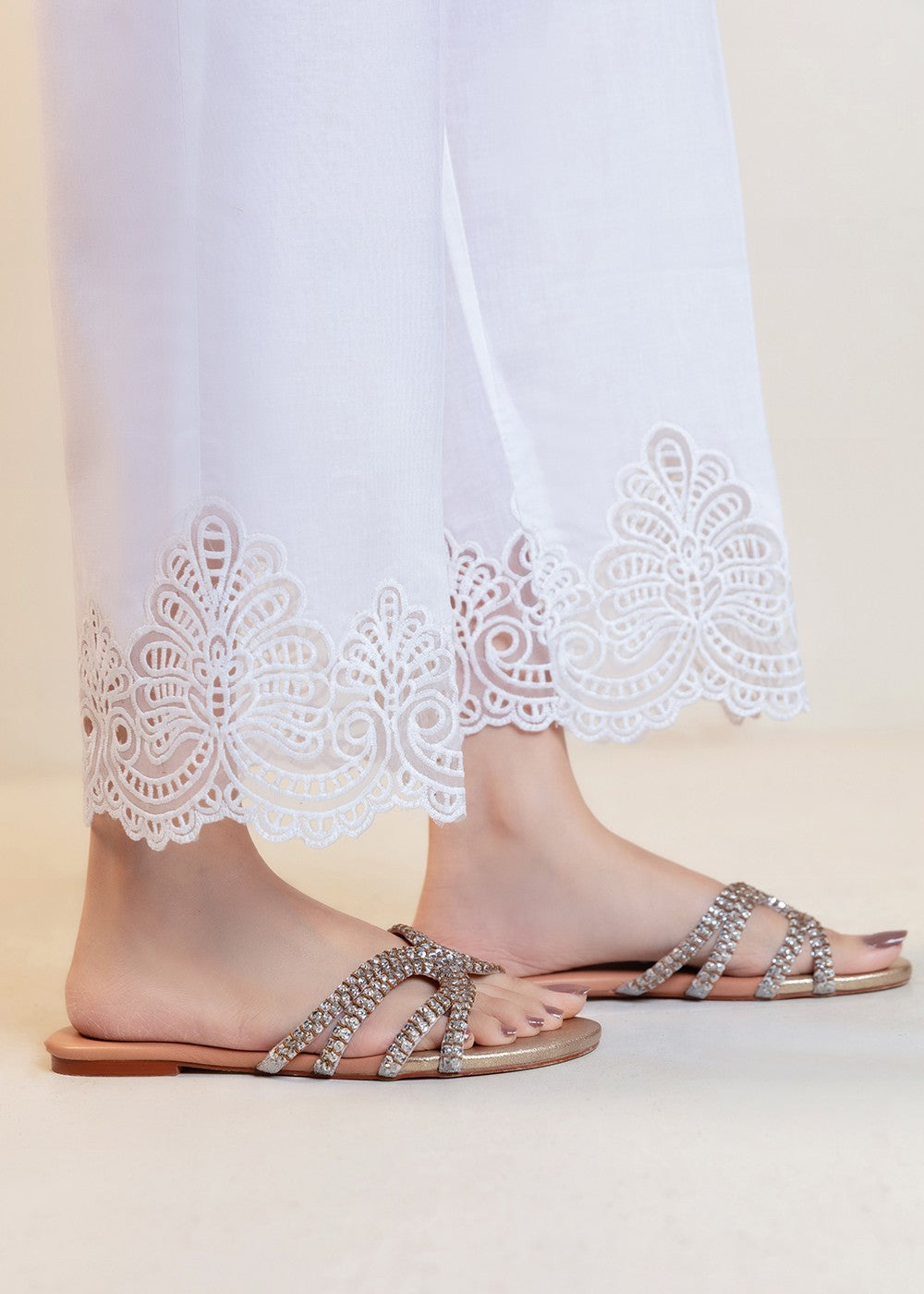 Cinq Apparel Chopped Pants D 9246 White Women 1pcs