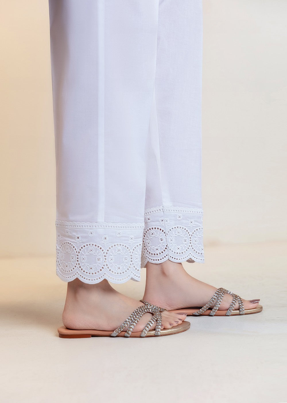 Cinq Apparel Cigarette Pants D 9251 White Women 1pcs