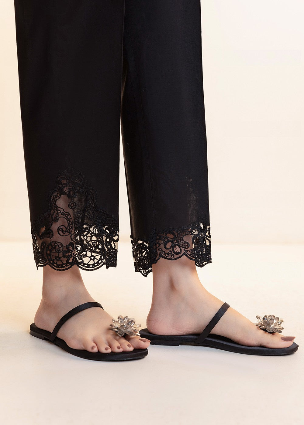 Cinq Apparel Cigarette Pants D 9248 Black Women 1pcs