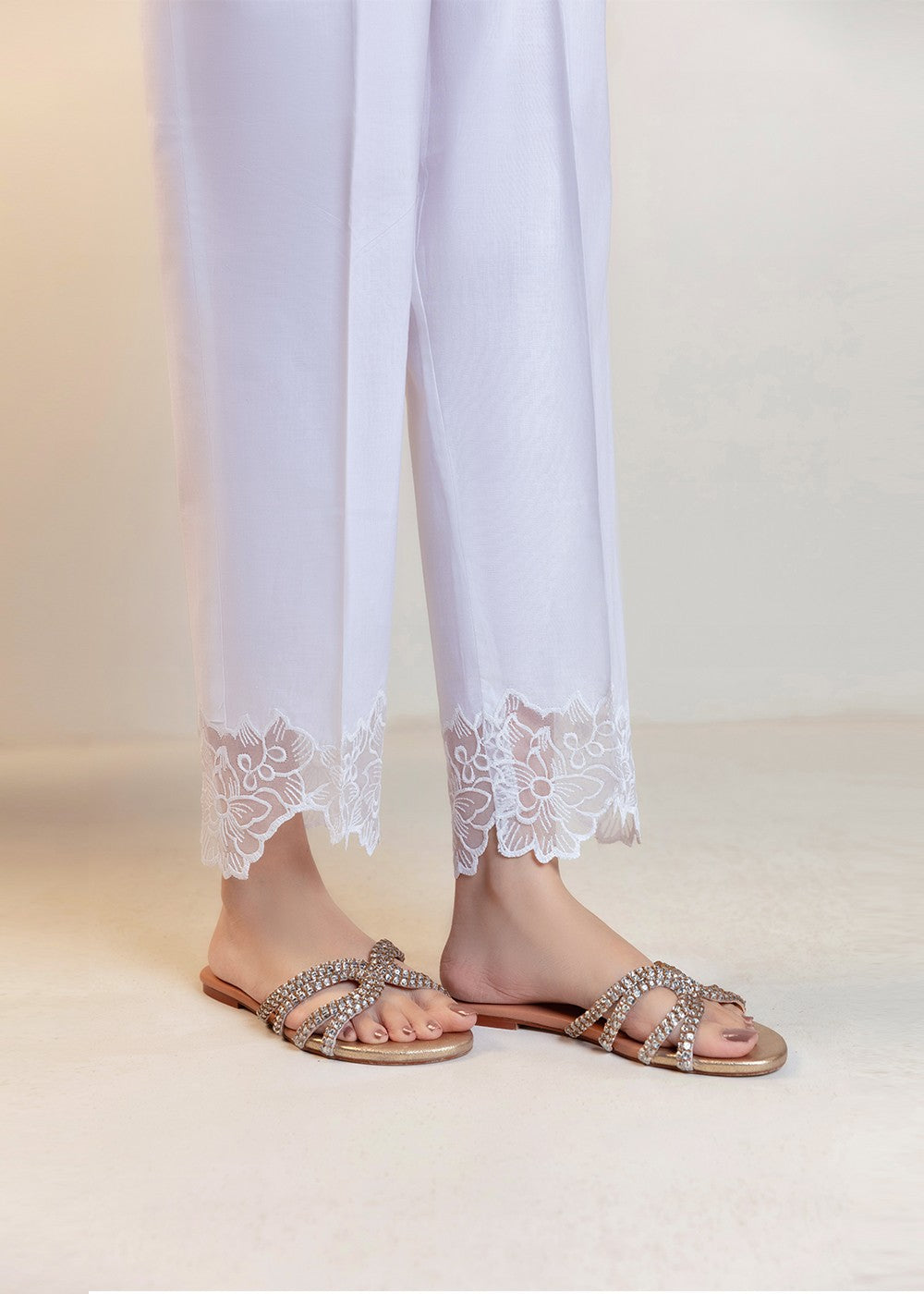 Cinq Apparel Cigarette Pants D 9250 White Women 1pcs