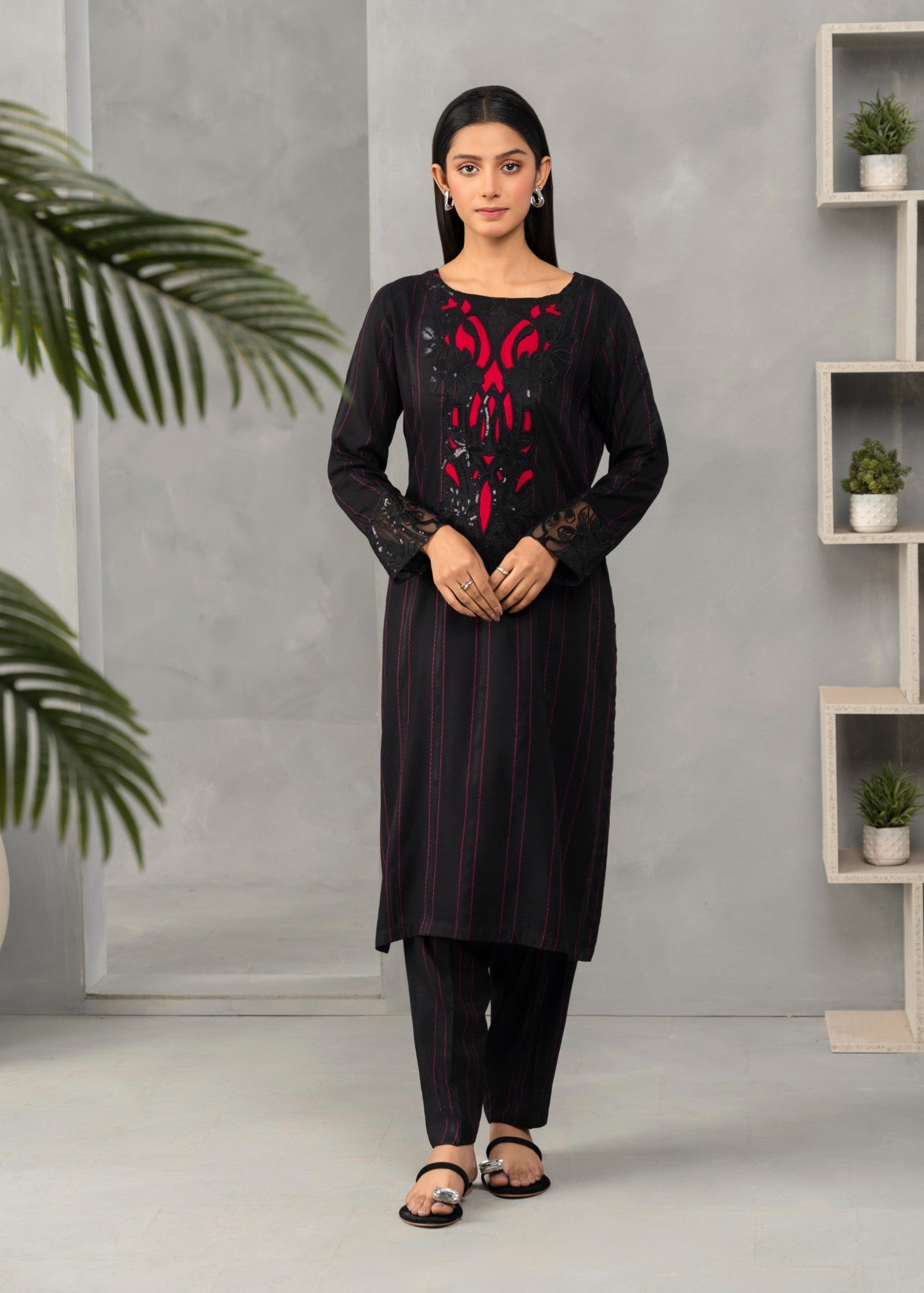Hoorwani Raano Black Women 2pcs