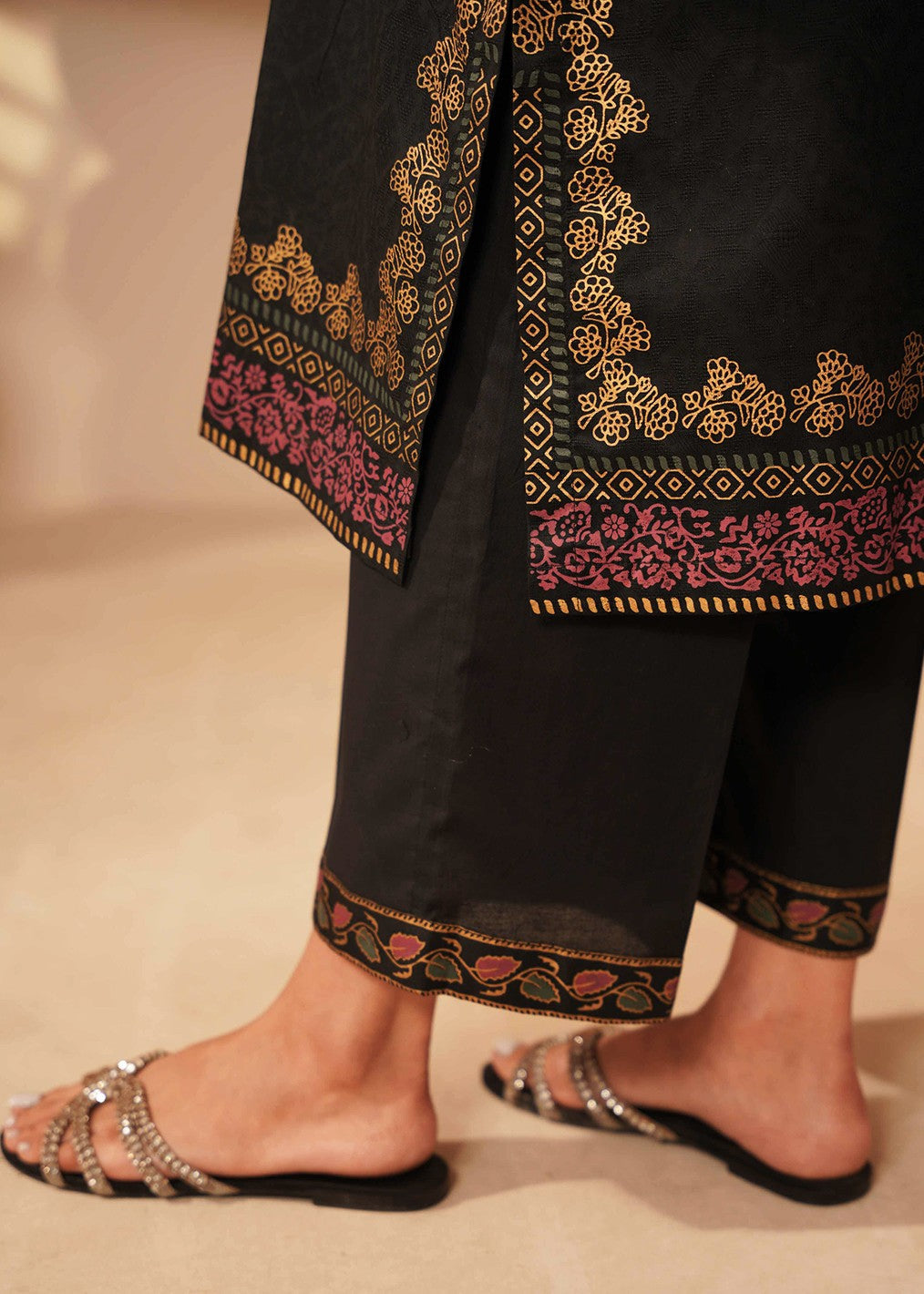 Cinq Apparel Aurum Women 2pcs