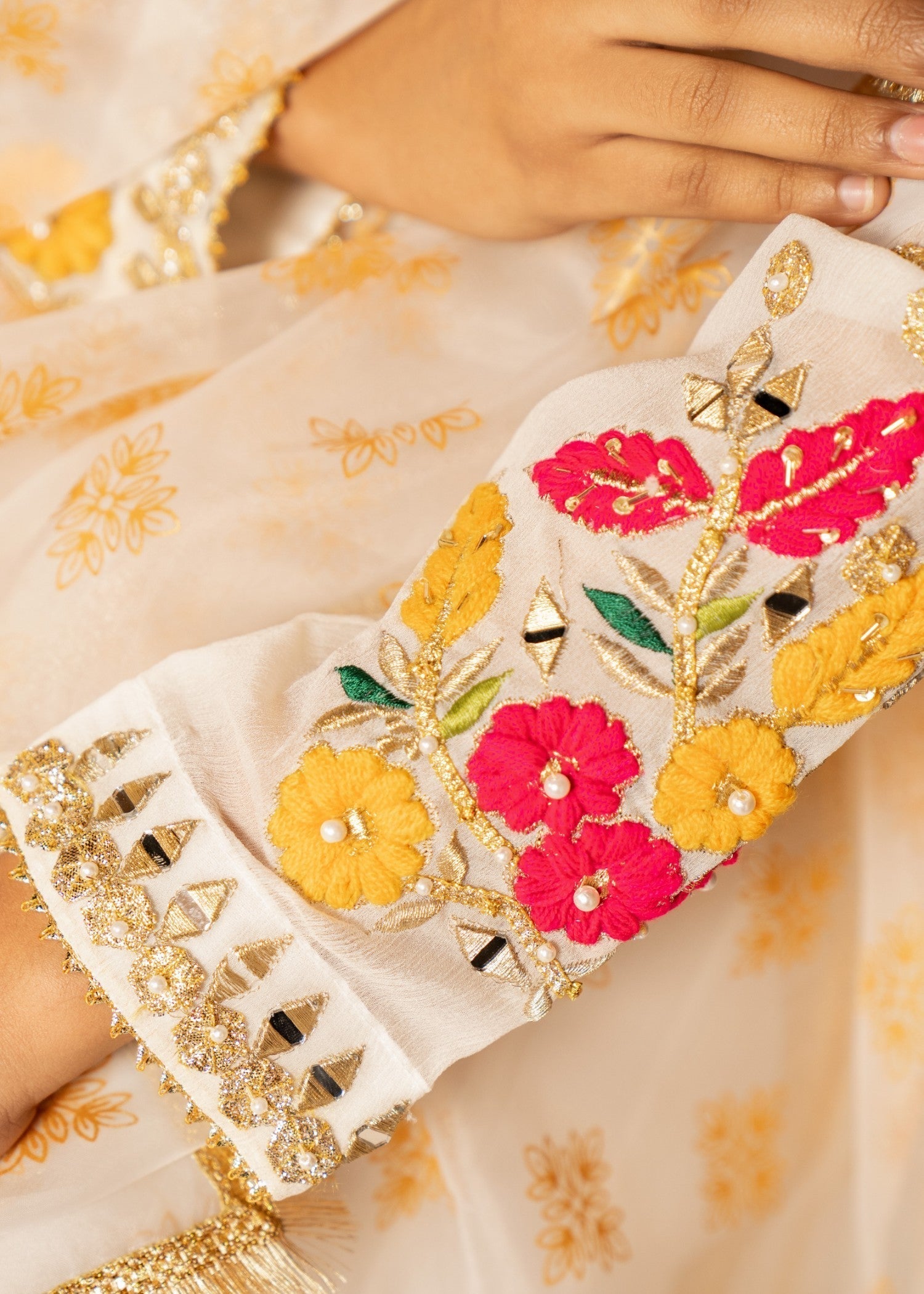 Maira Fashion White Pishwas 18 Women 3pcs