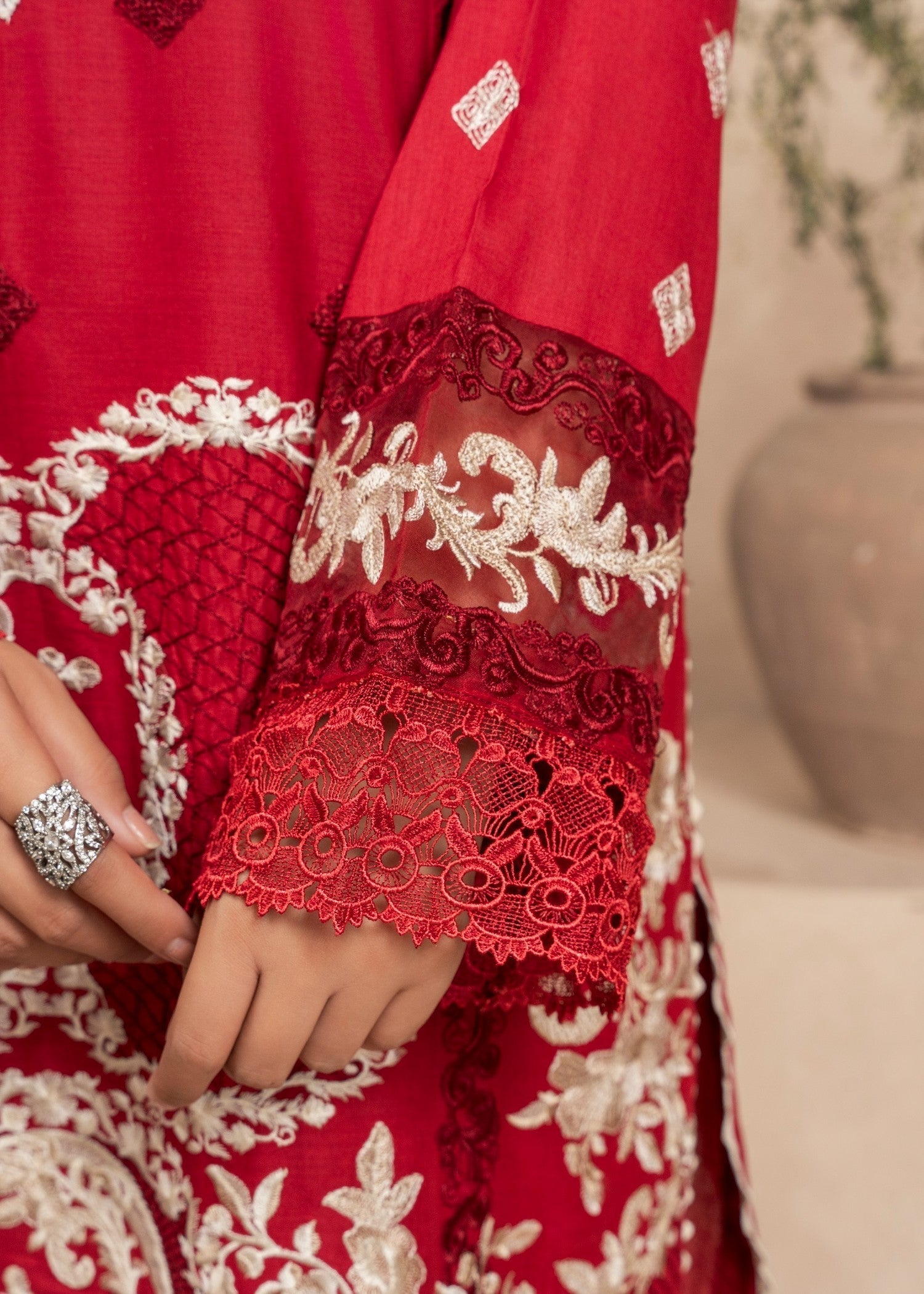 Haniya Mahnoor Scarlet Women 3pcs