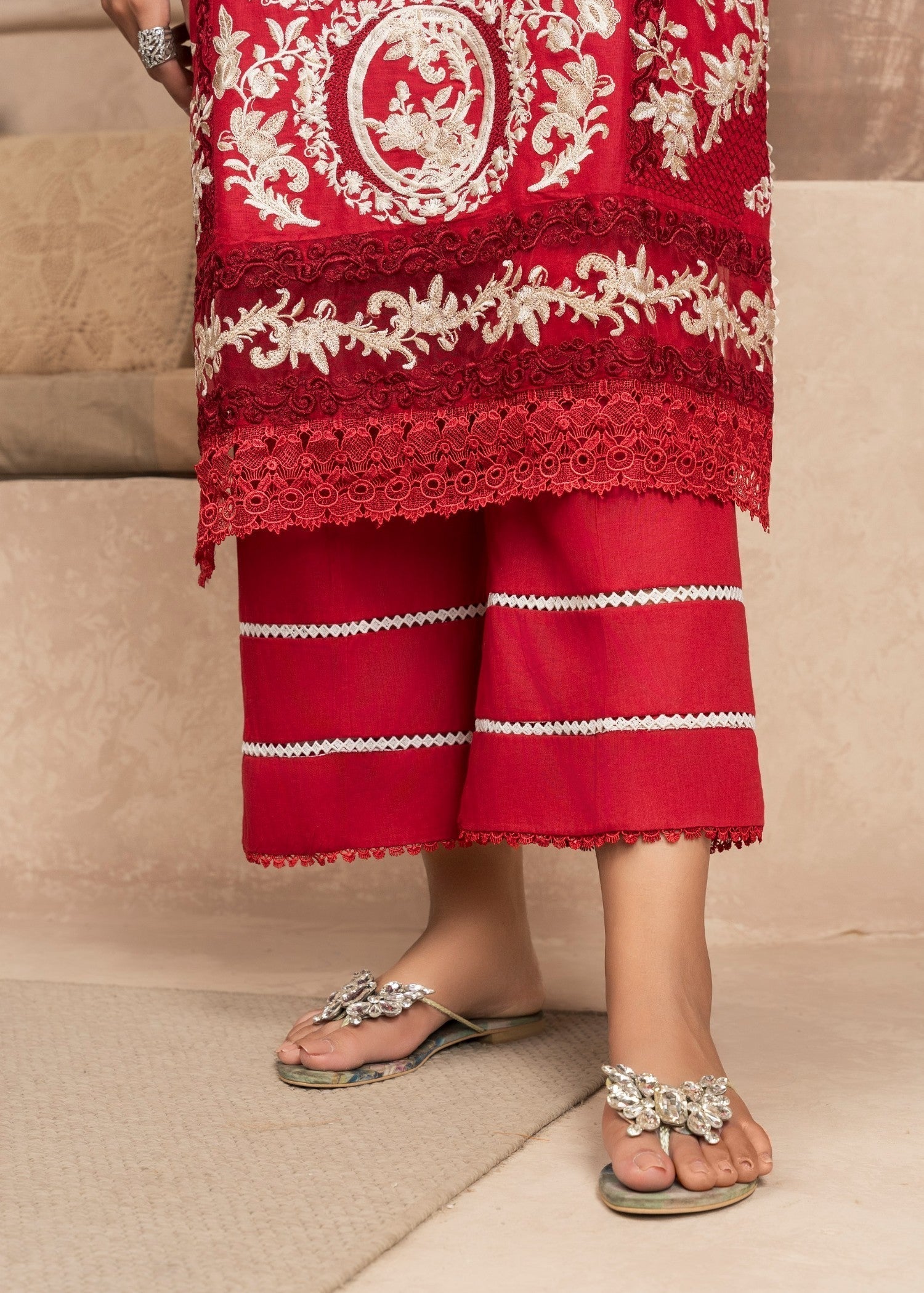 Haniya Mahnoor Scarlet Women 3pcs