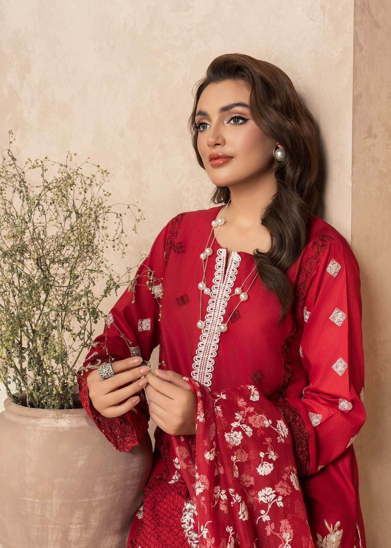 Haniya Mahnoor Scarlet Women 3pcs