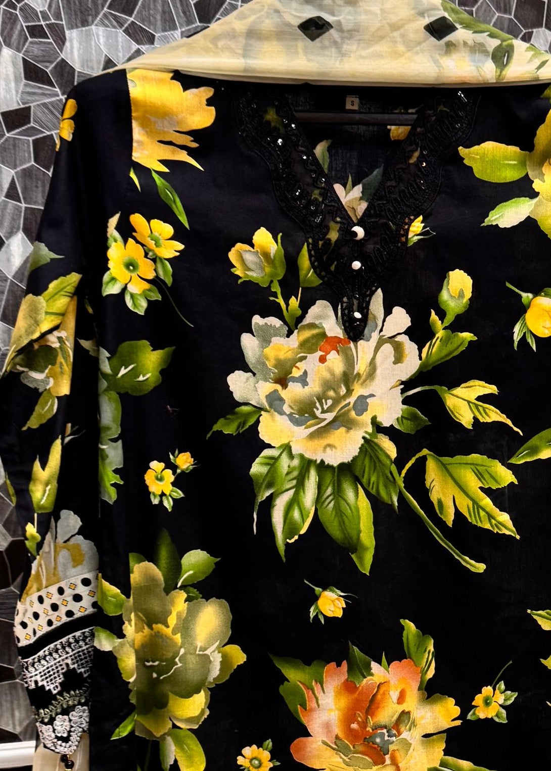 Shrenz Pret Shrenz Black & White Pret Lawn Women 3pcs