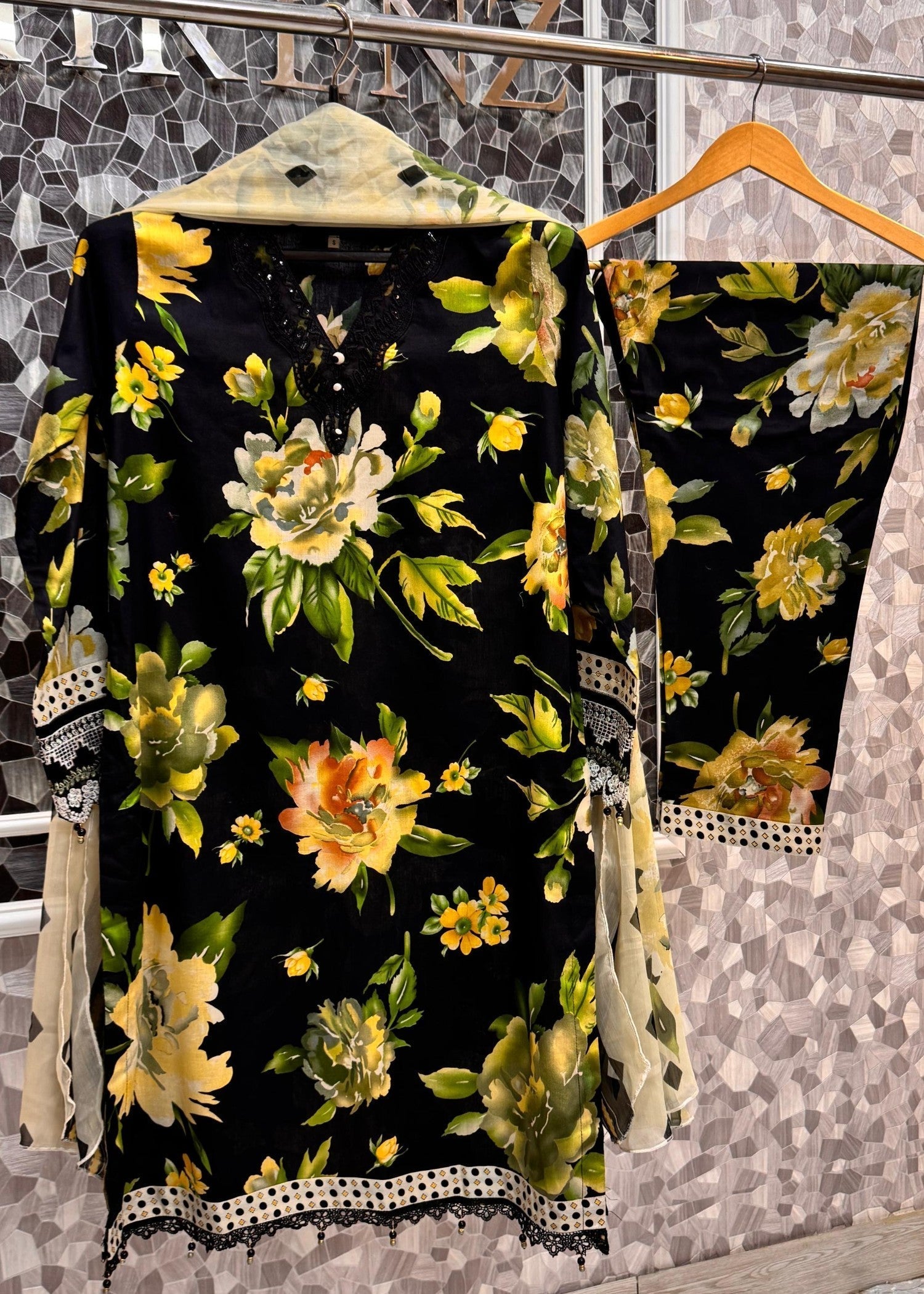 Shrenz Pret Shrenz Black & White Pret Lawn Women 3pcs