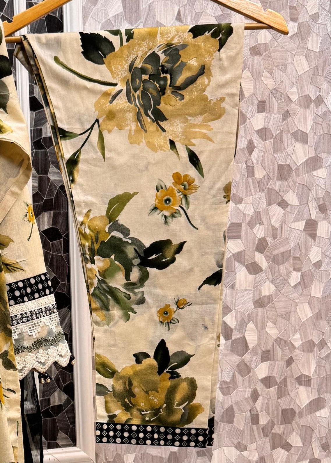 Shrenz Pret Shrenz White & Black Pret Lawn Women 3pcs