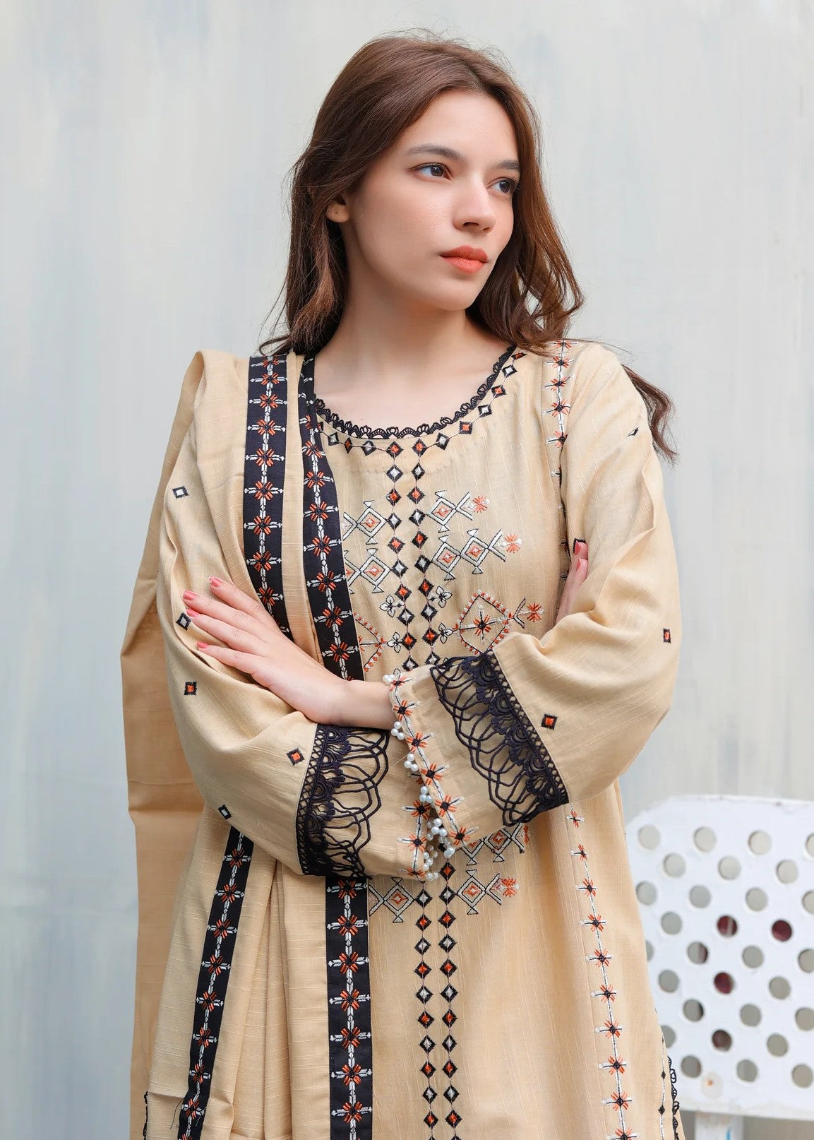 Hamna Kalim JAMAAL EMBORIDERD COTTON Women 3pcs