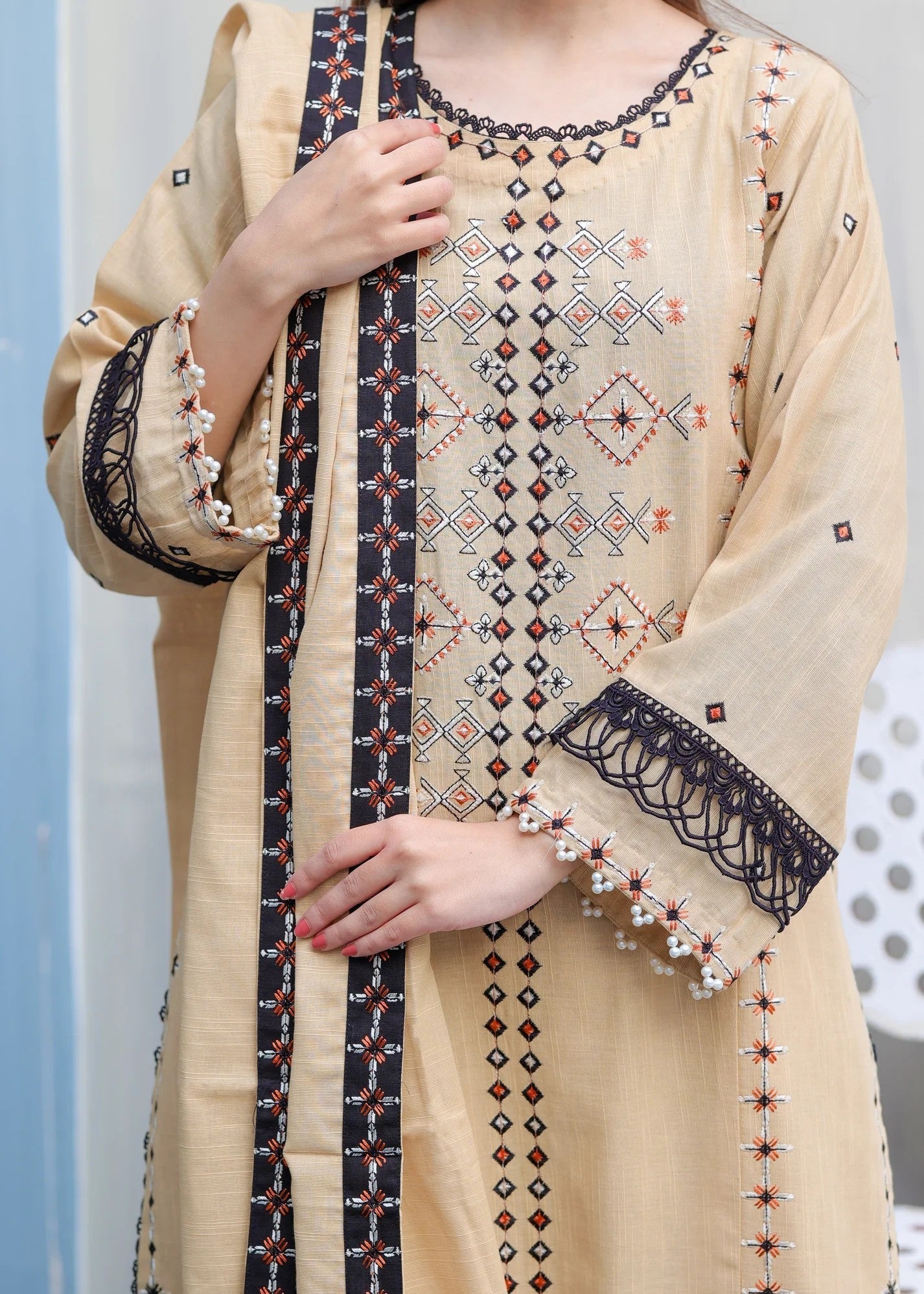 Hamna Kalim JAMAAL EMBORIDERD COTTON Women 3pcs