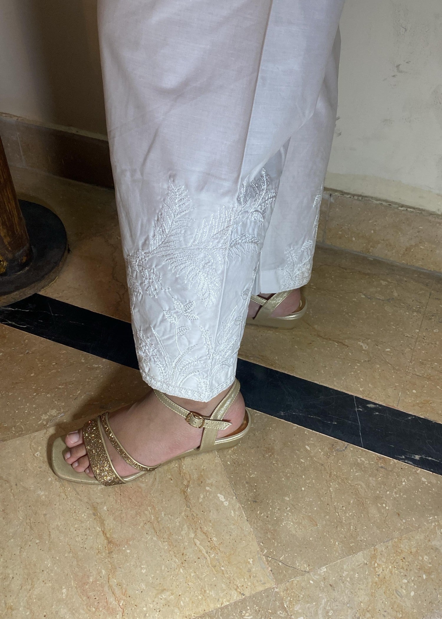 Rangeenz EMBROIDERED CAPRI MIIE W Women 1pcs