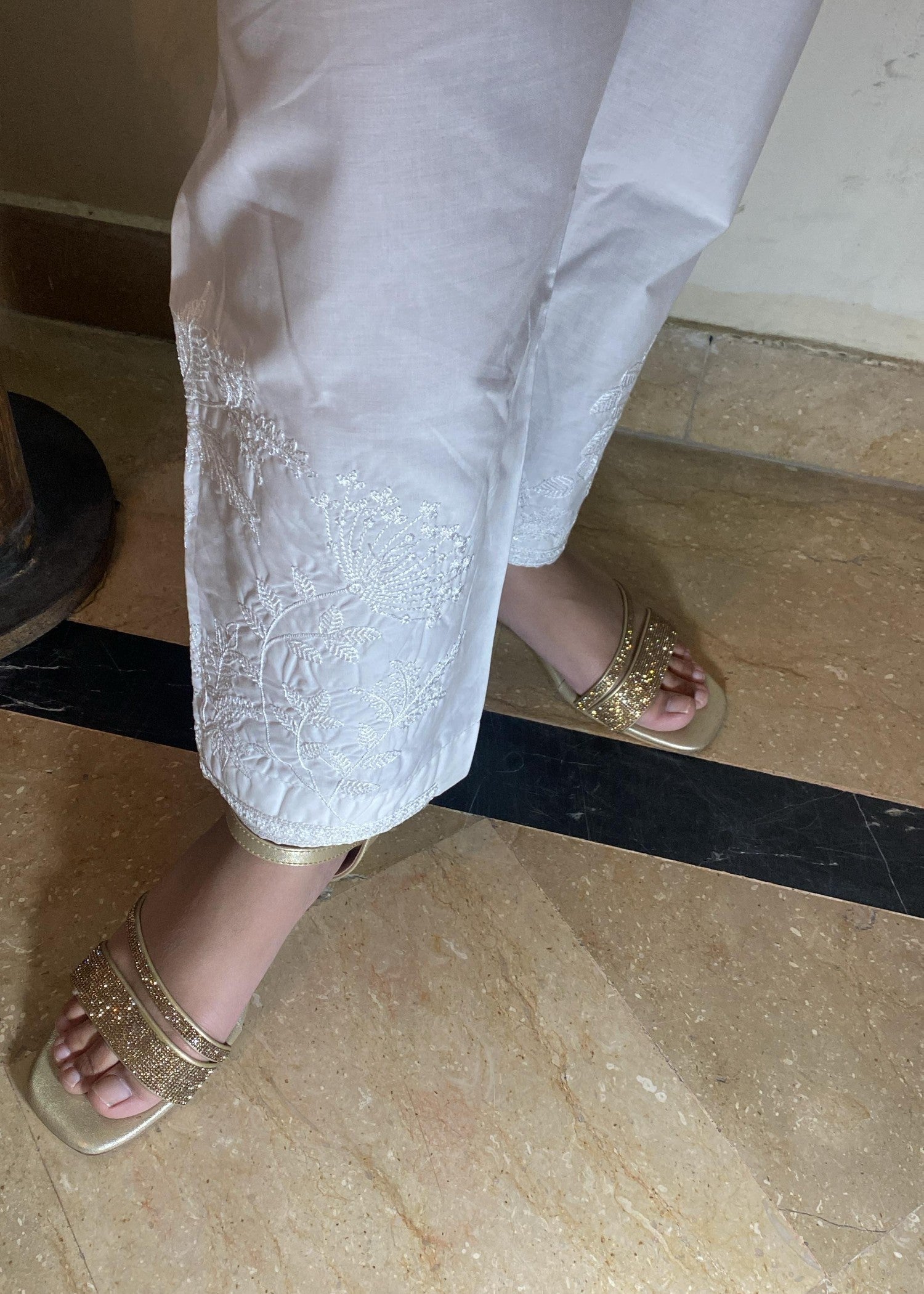 Rangeenz EMBROIDERED CAPRI MIIE W Women 1pcs