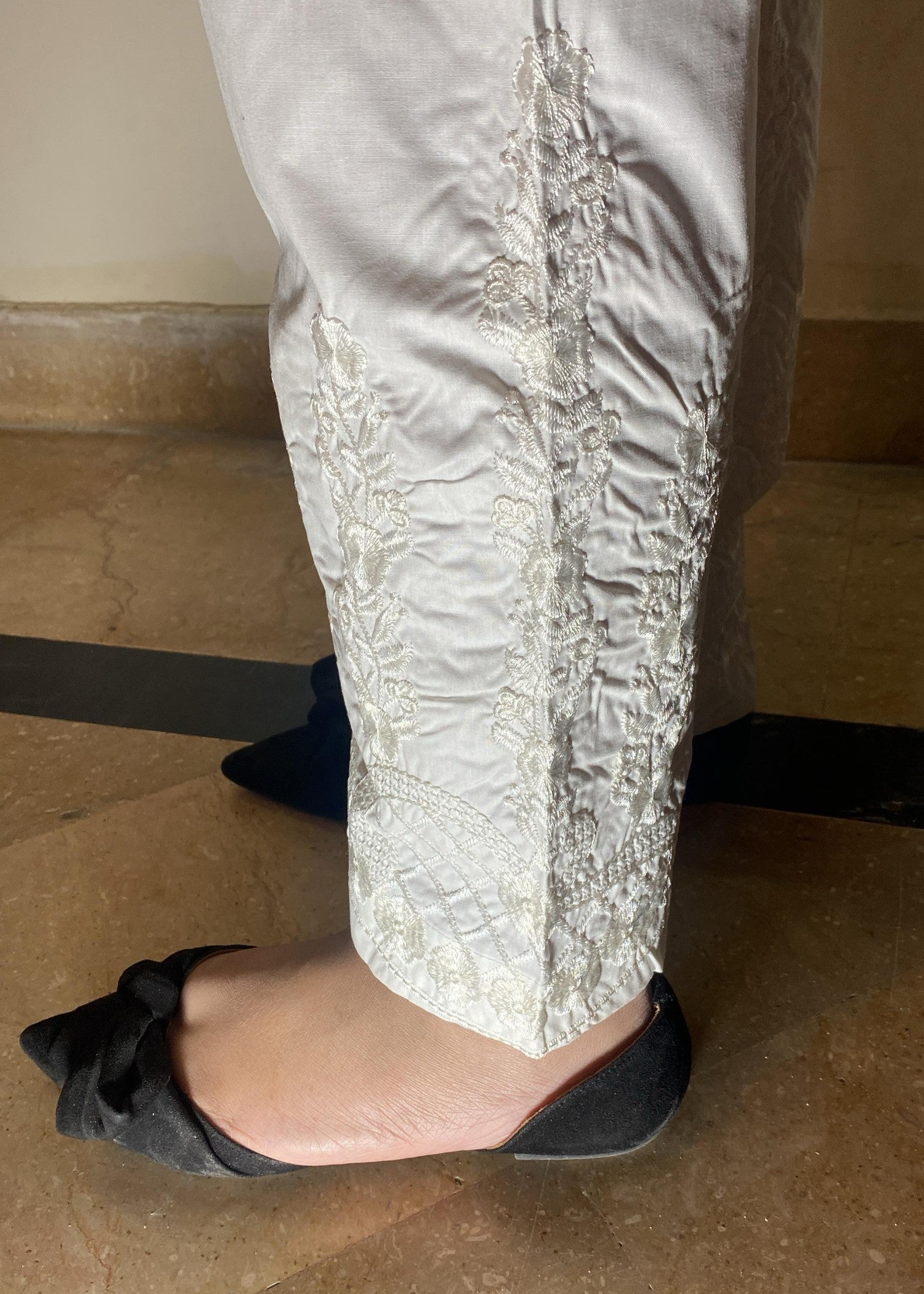 Rangeenz EMBROIDERED CAPRI M.I.I.I Women 1pcs