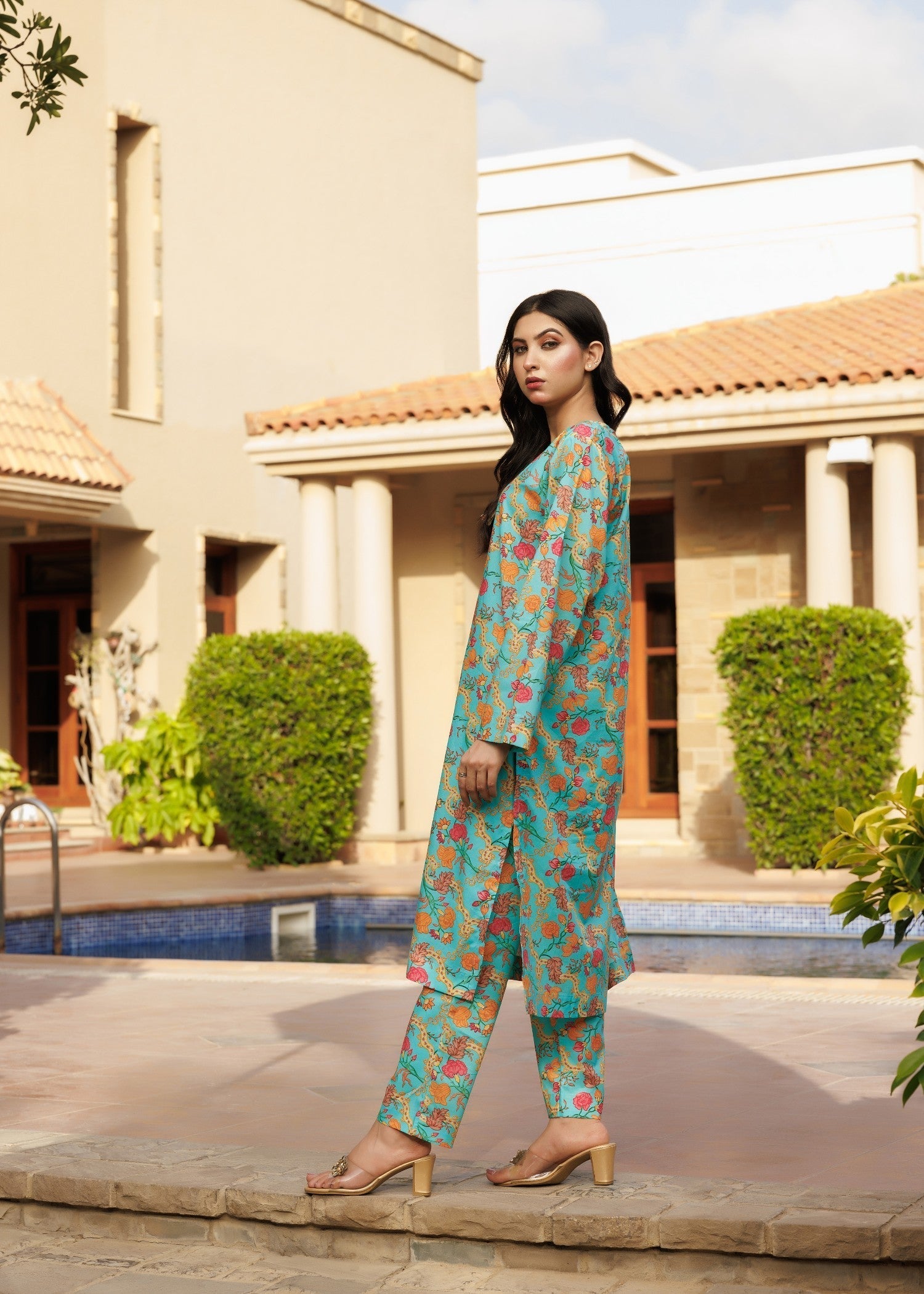 Zarasi Summer Bloom Stitched Lawn Suit Women 2pcs
