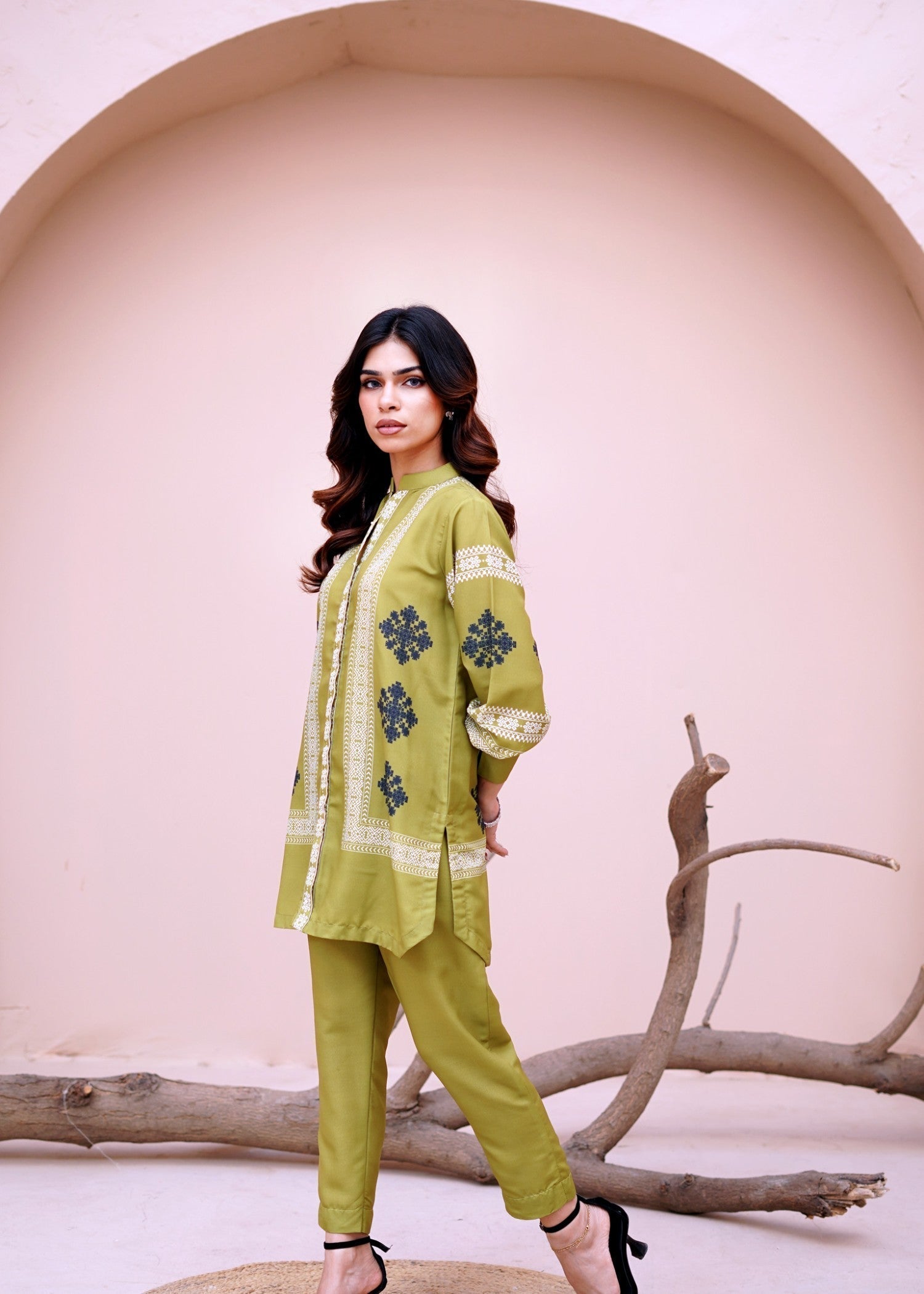 Nairah Olive Tribal Women 2pcs