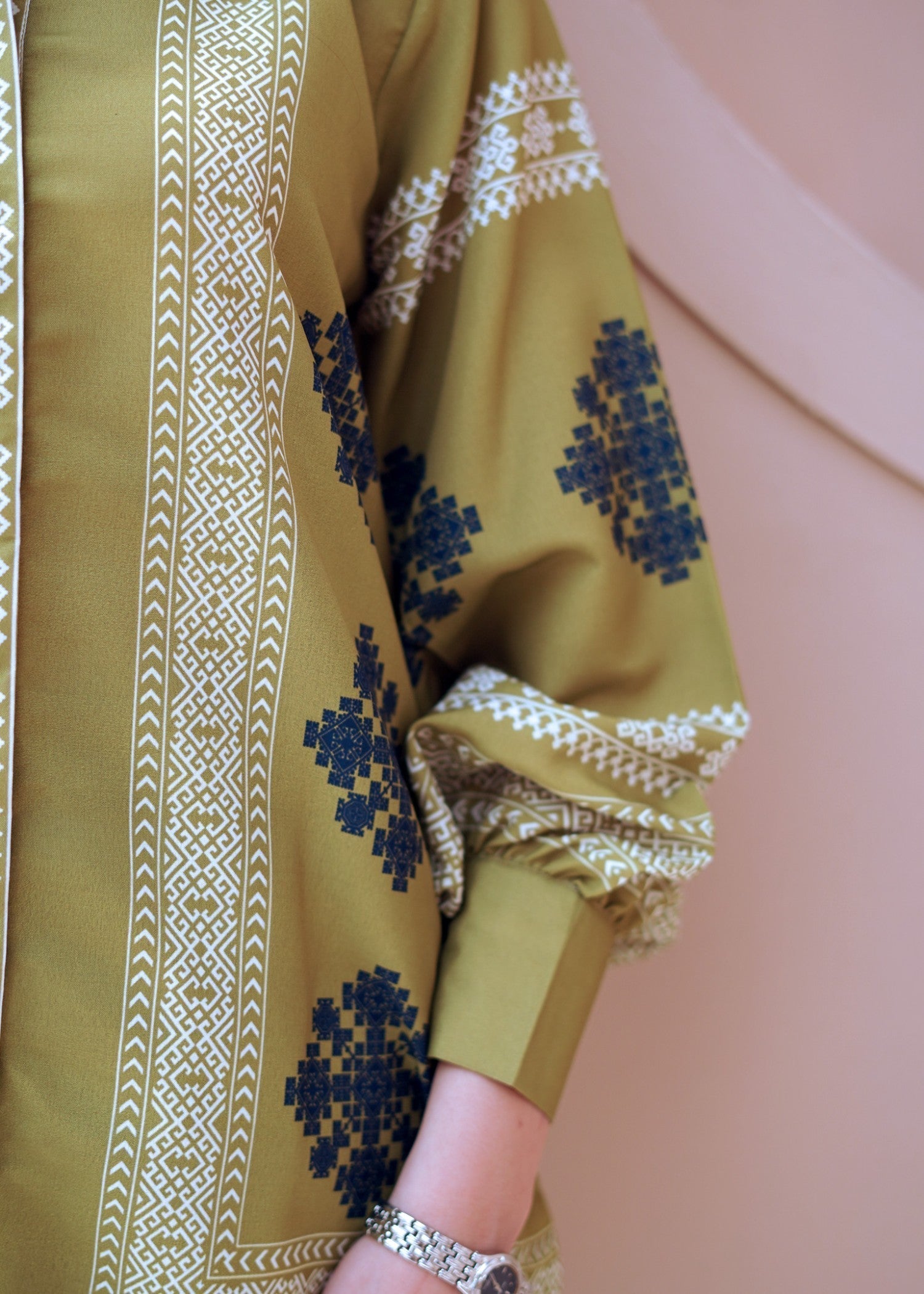 Nairah Olive Tribal Women 2pcs