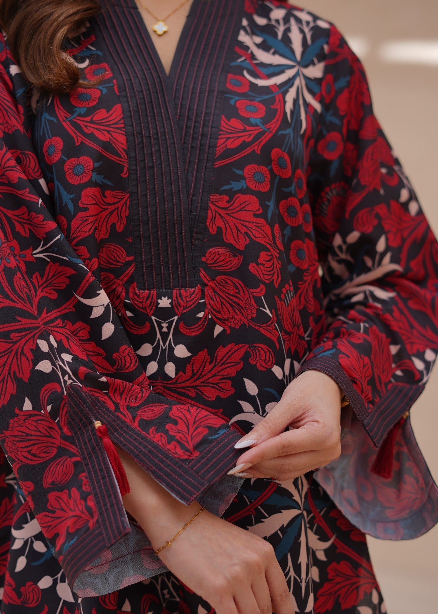 Nairah Crimson Women 2pcs