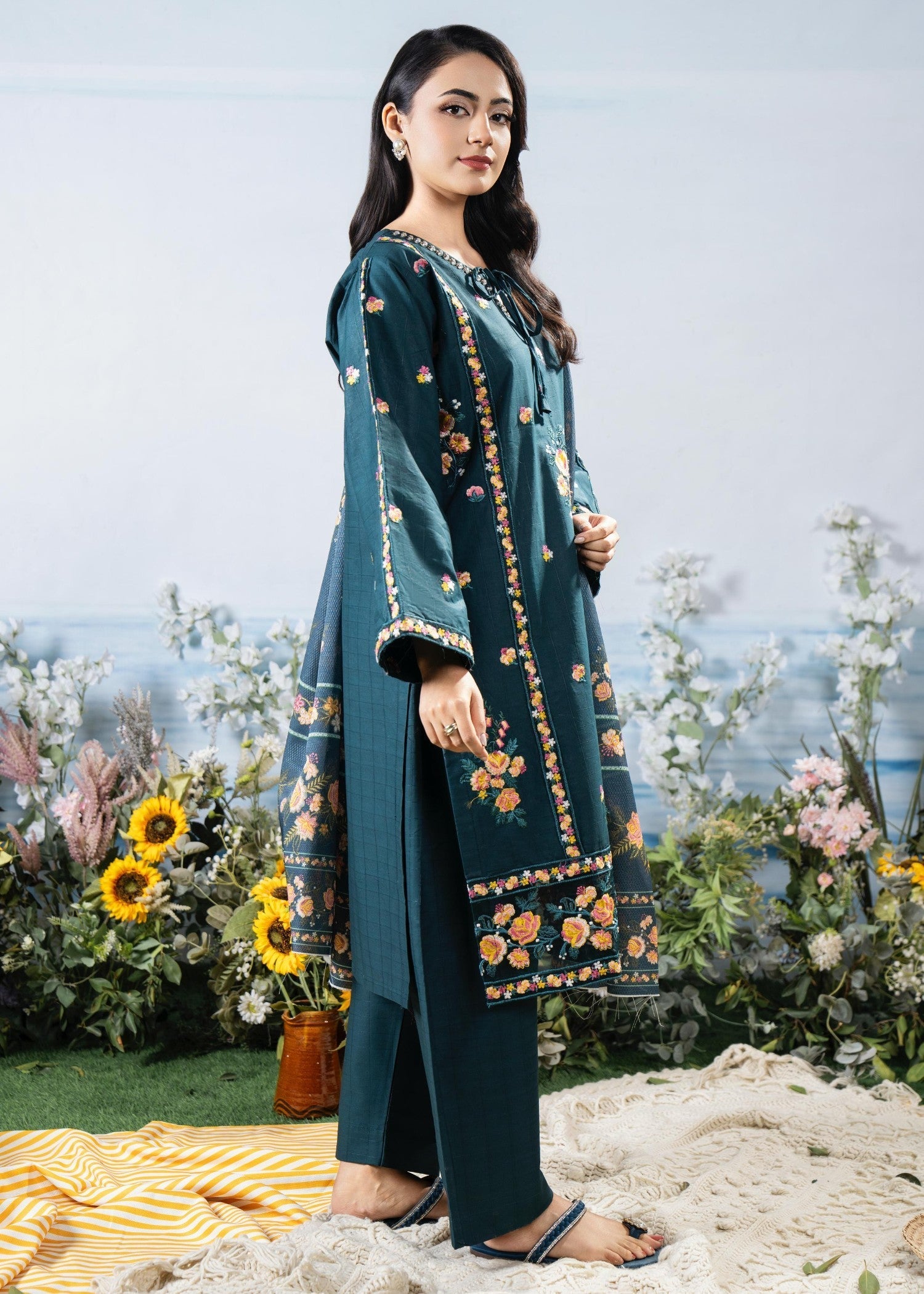 Fatima Noor’s Bi 001 6 Women 3pcs